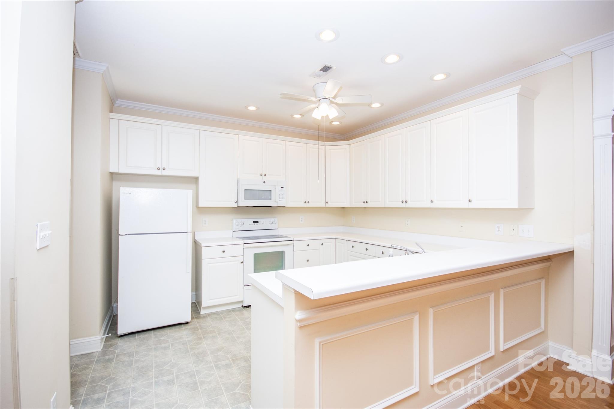 1365 Royalty Circle Property Photo 10