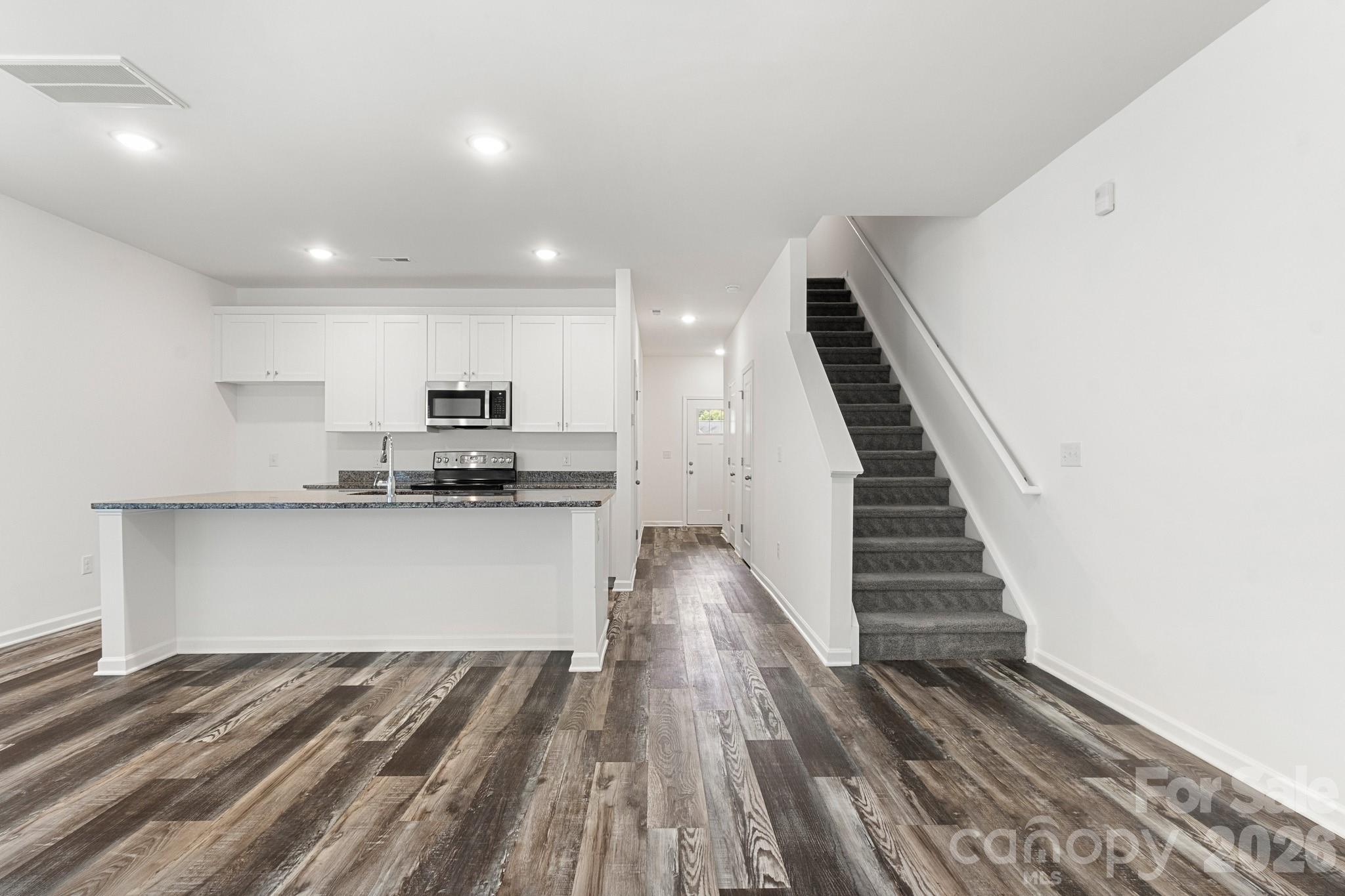 112 Angle Street Property Photo 3