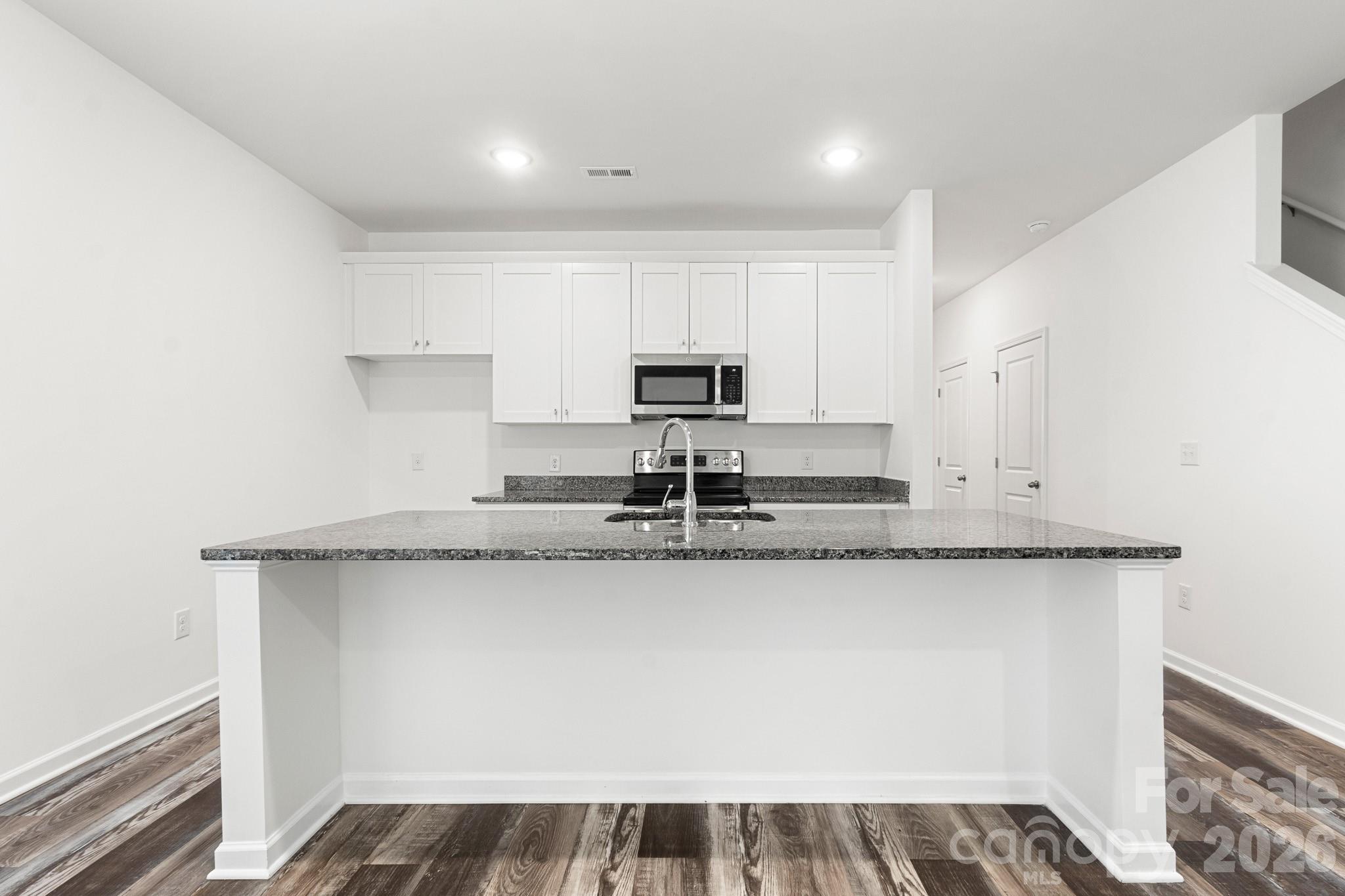 112 Angle Street Property Photo 8