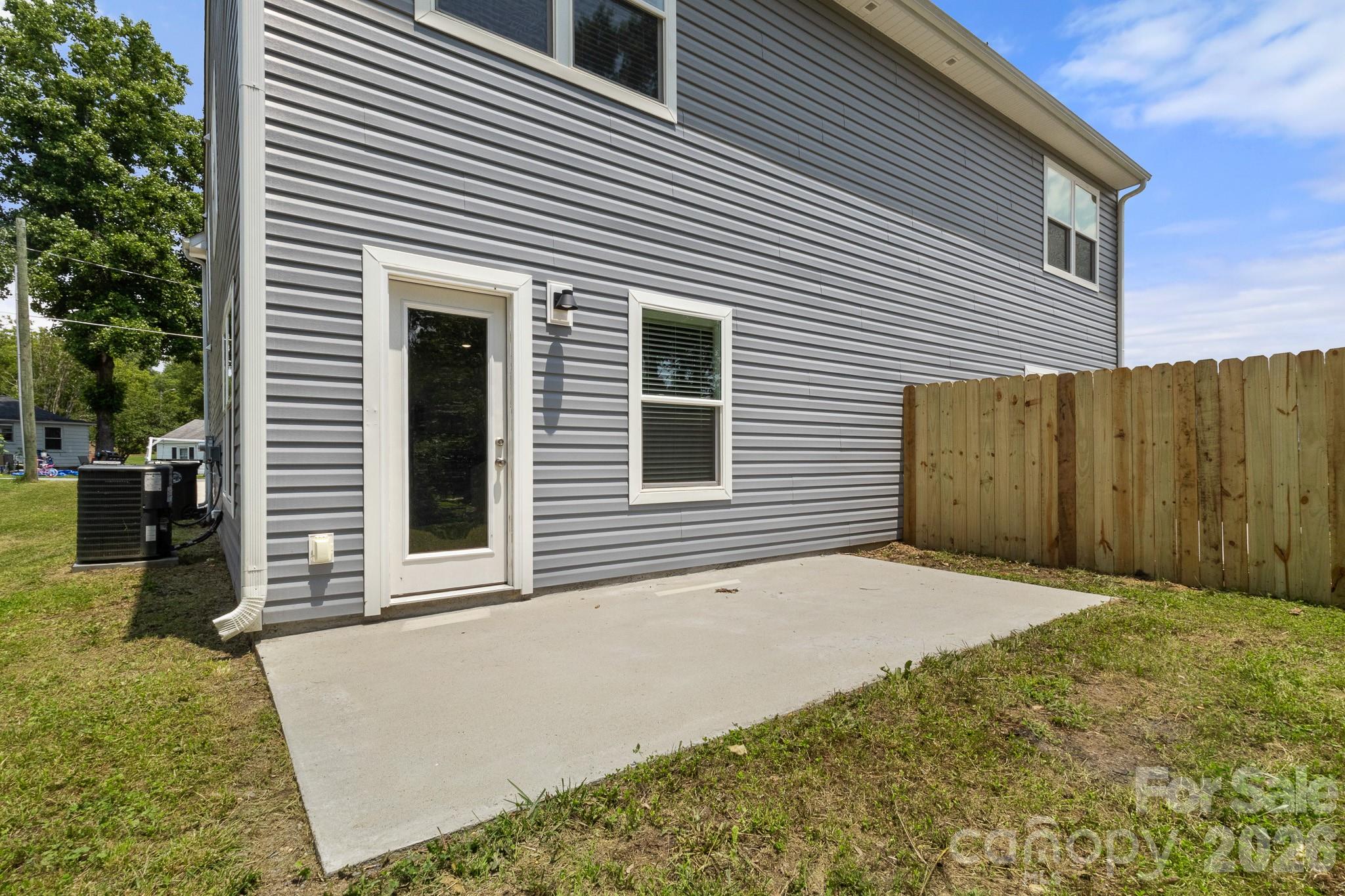 112 Angle Street Property Photo 28