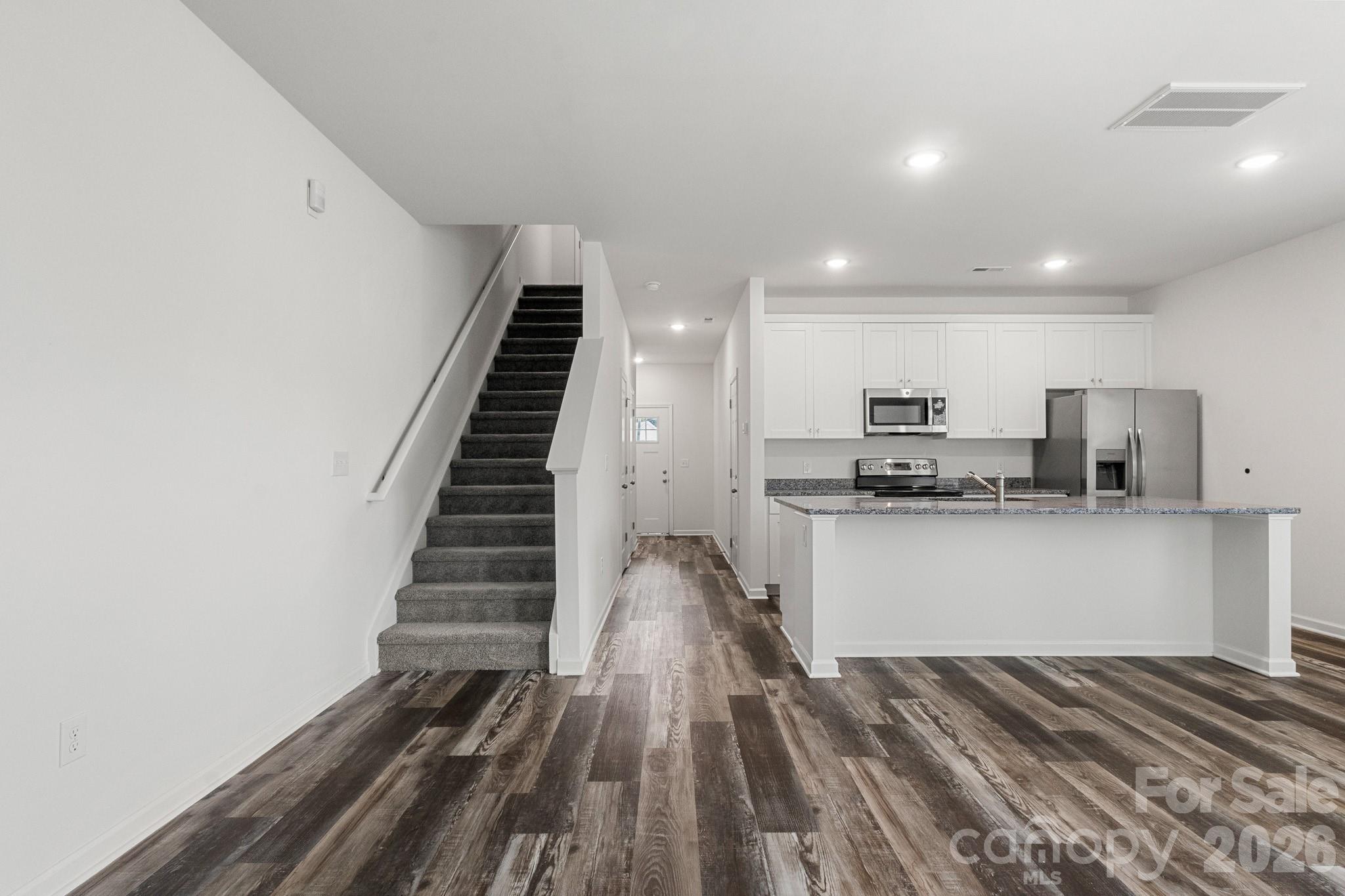 112 Angle Street Property Photo 30