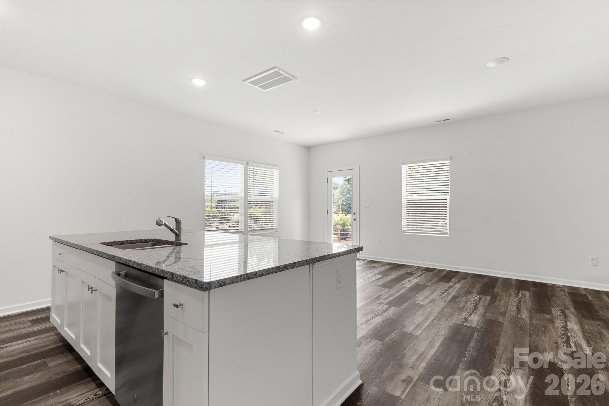 112 Angle Street Property Photo 32