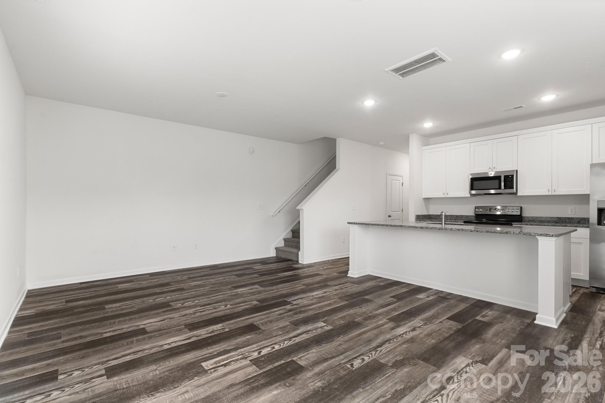 112 Angle Street Property Photo 38