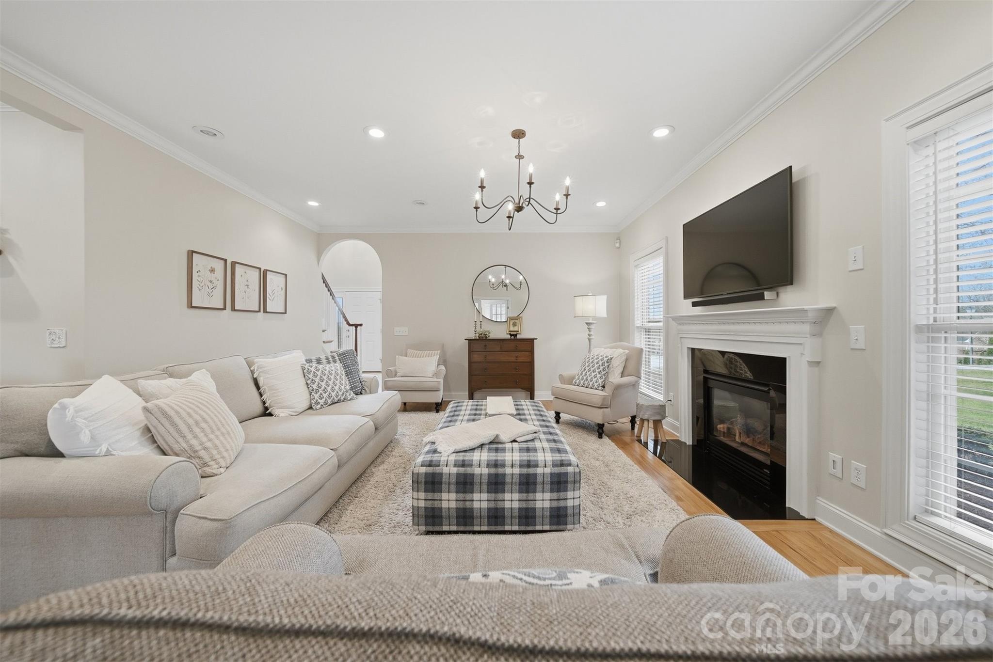 2716 Charleston Court Property Photo 8
