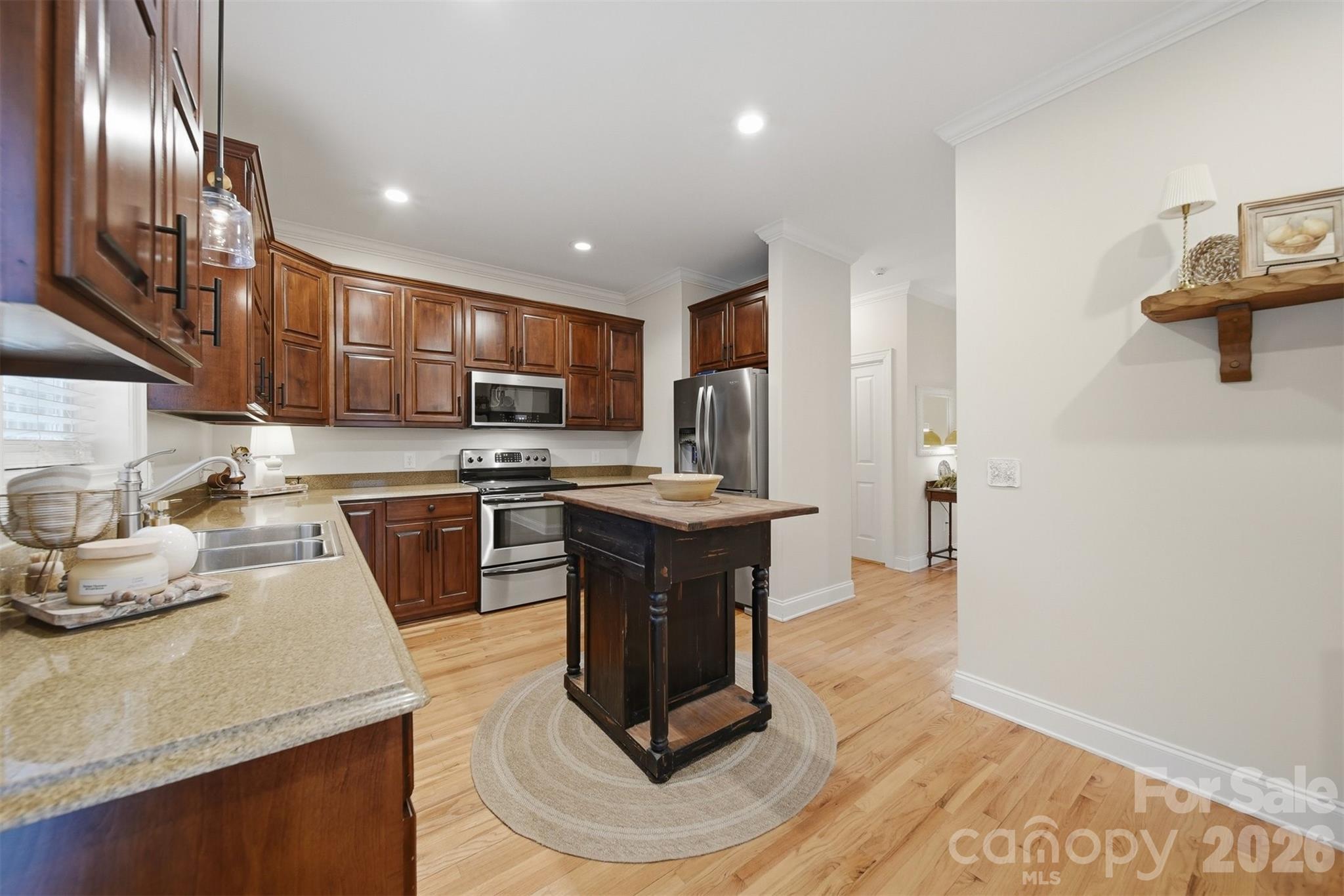 2716 Charleston Court Property Photo 17