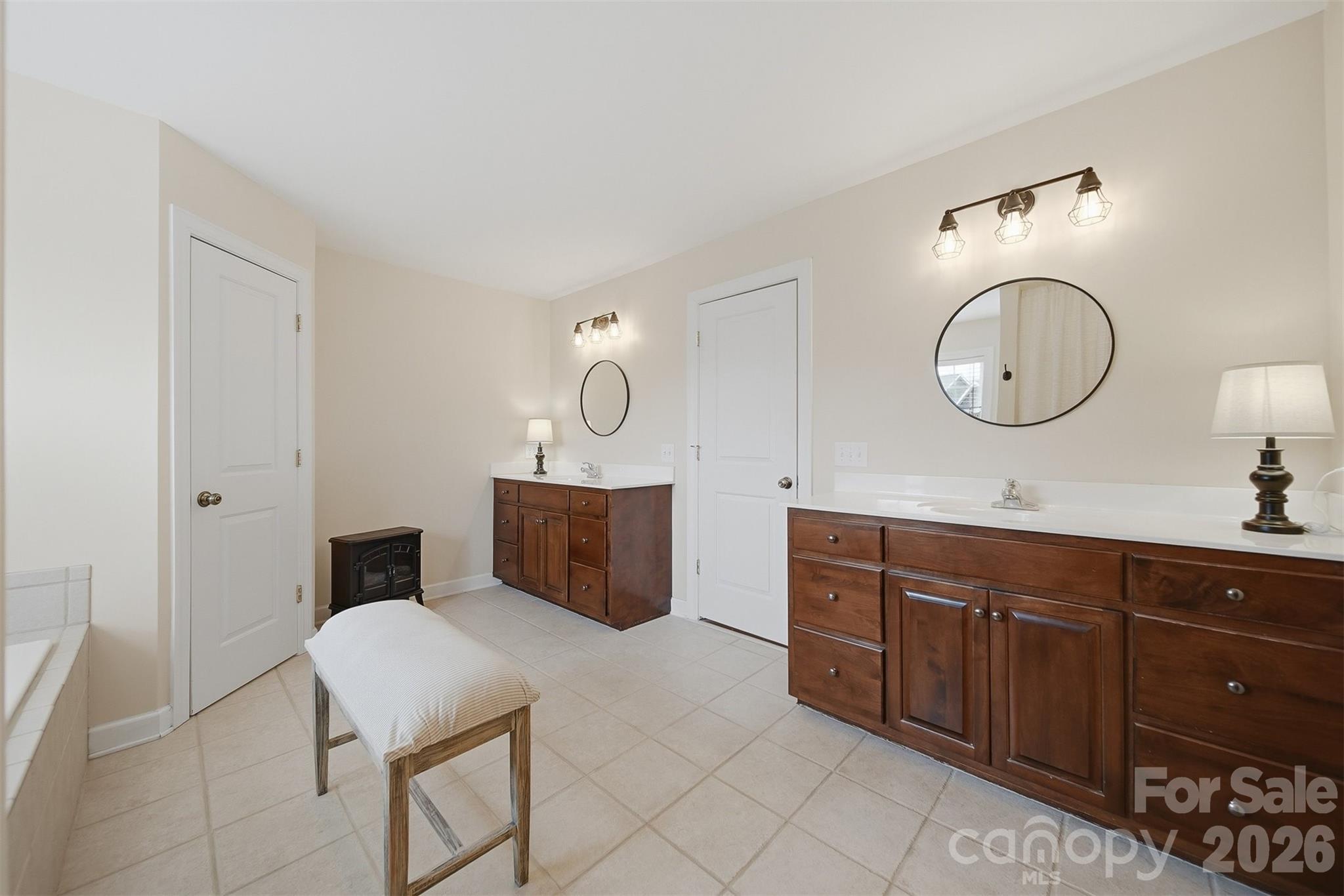 2716 Charleston Court Property Photo 26