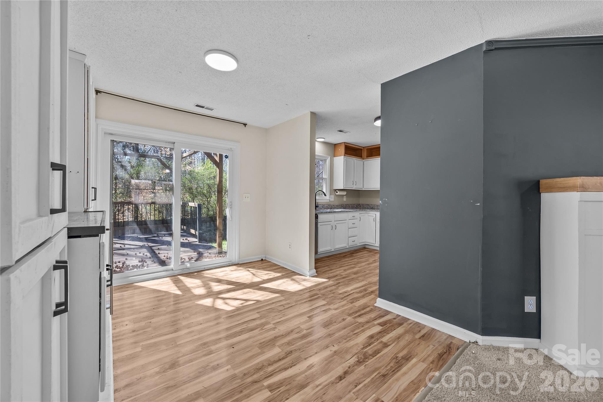 2019 Teddington Drive Property Photo 8