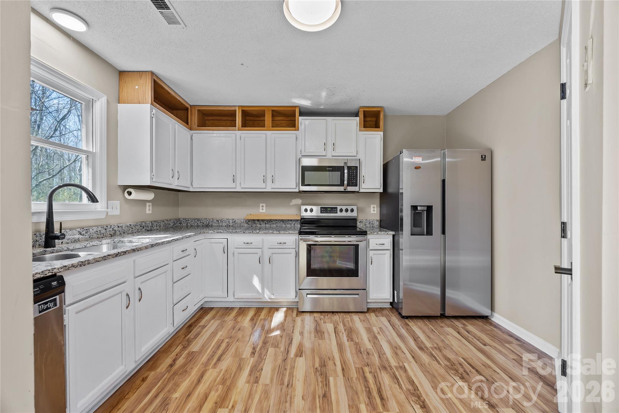 2019 Teddington Drive Property Photo 10