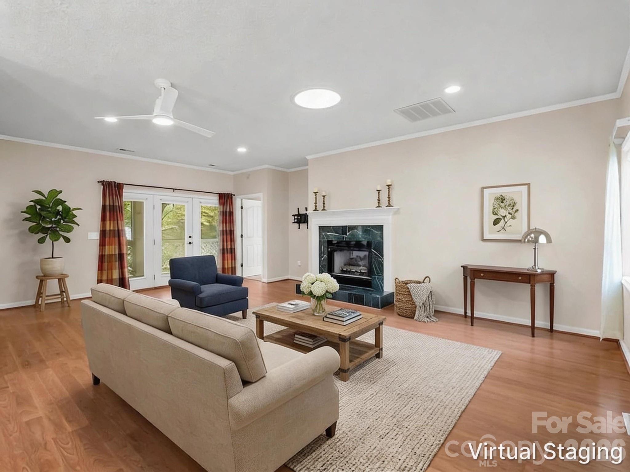 276 Cambridge Drive Property Photo 3