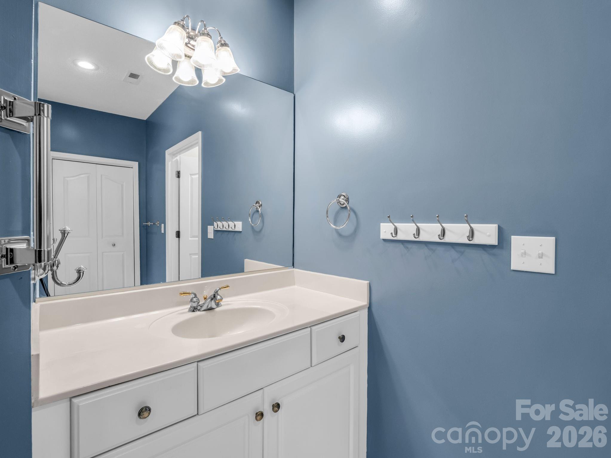 276 Cambridge Drive Property Photo 17