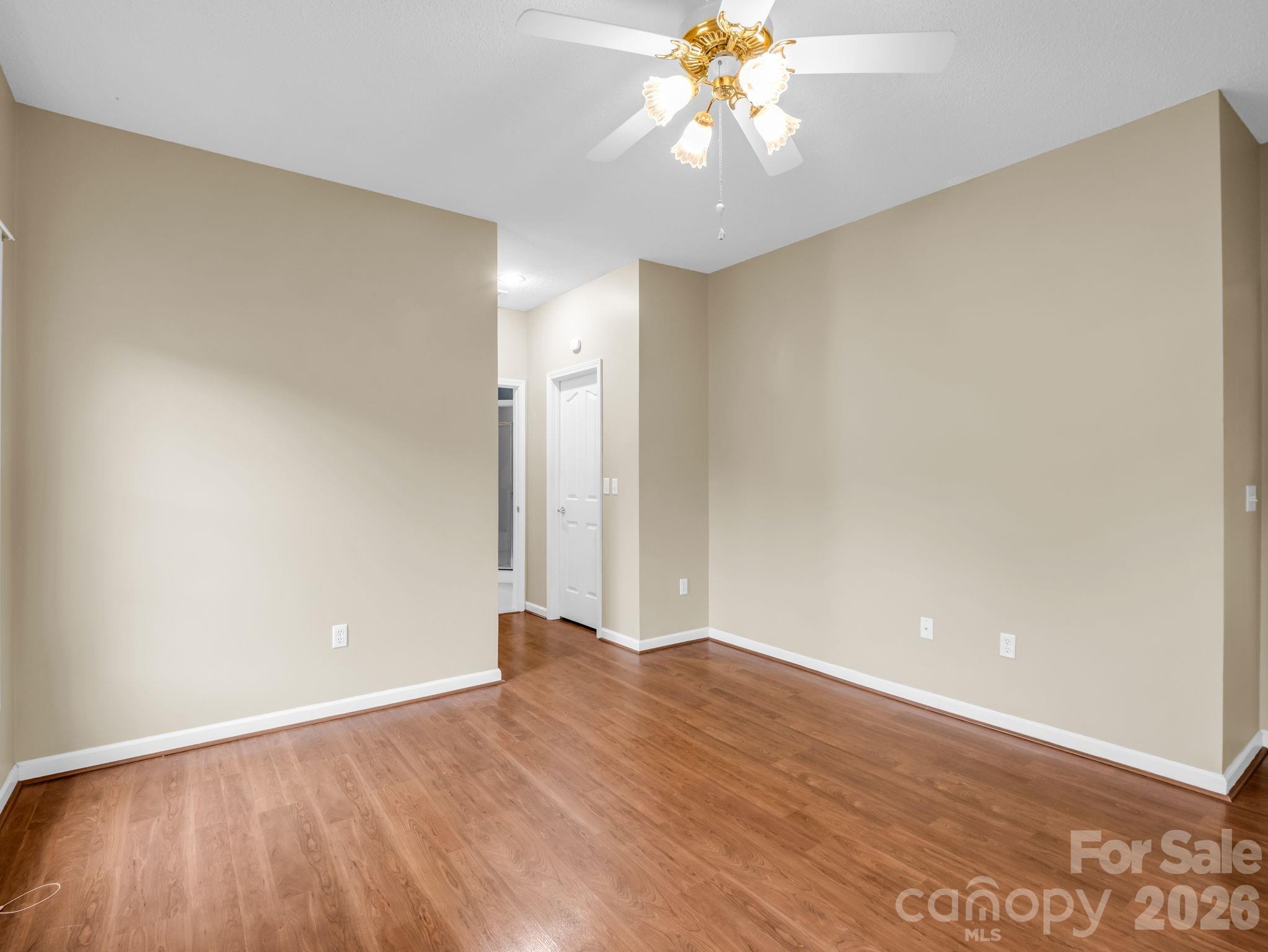276 Cambridge Drive Property Photo 18