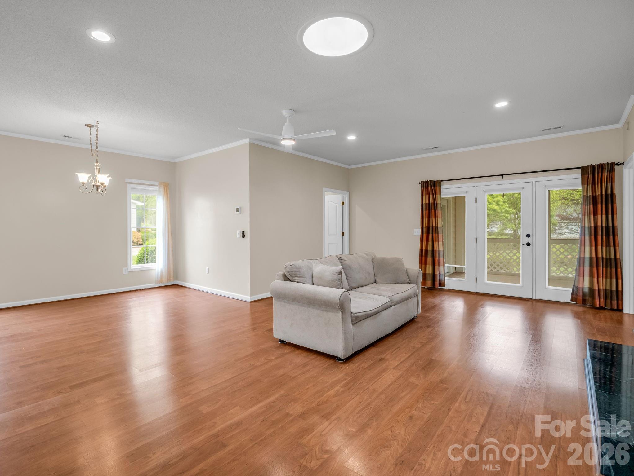 276 Cambridge Drive Property Photo 23