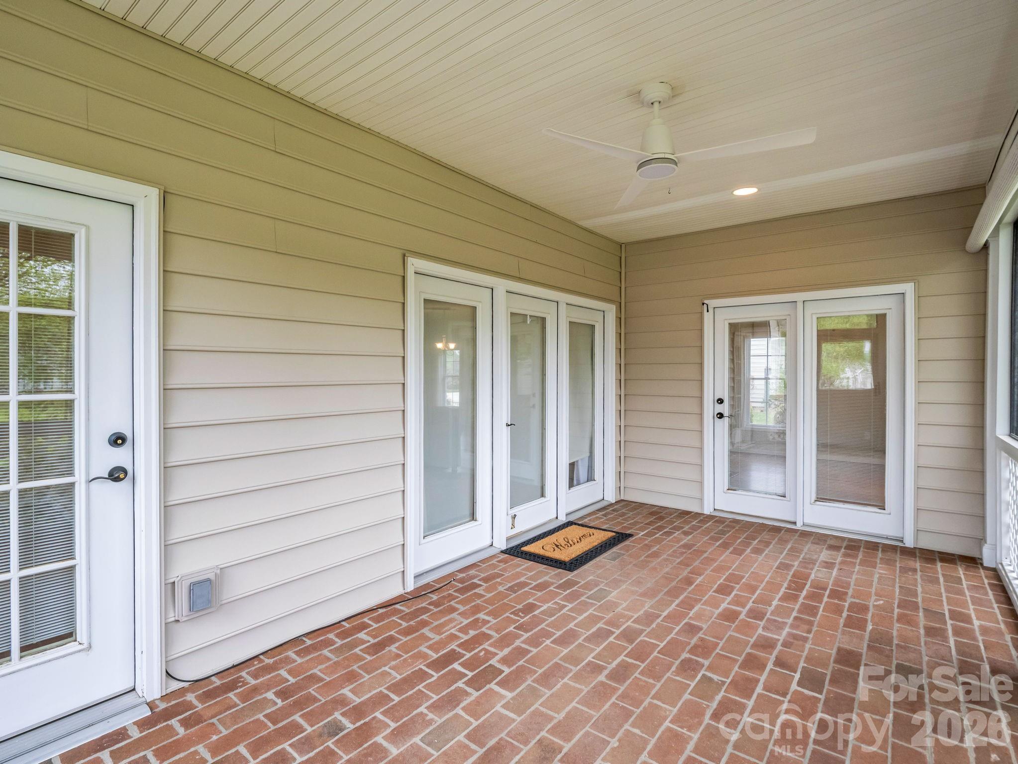 276 Cambridge Drive Property Photo 29