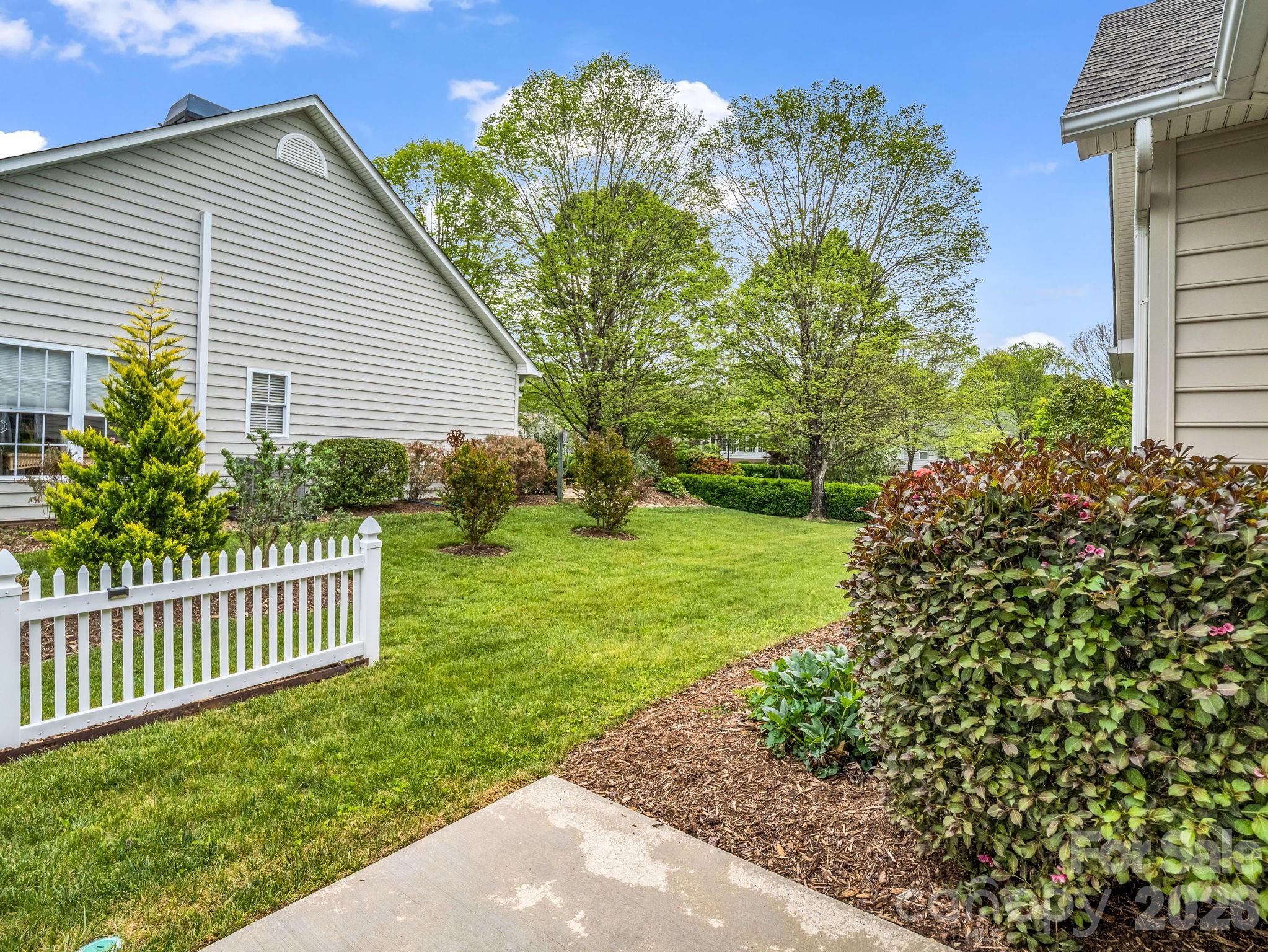 276 Cambridge Drive Property Photo 38