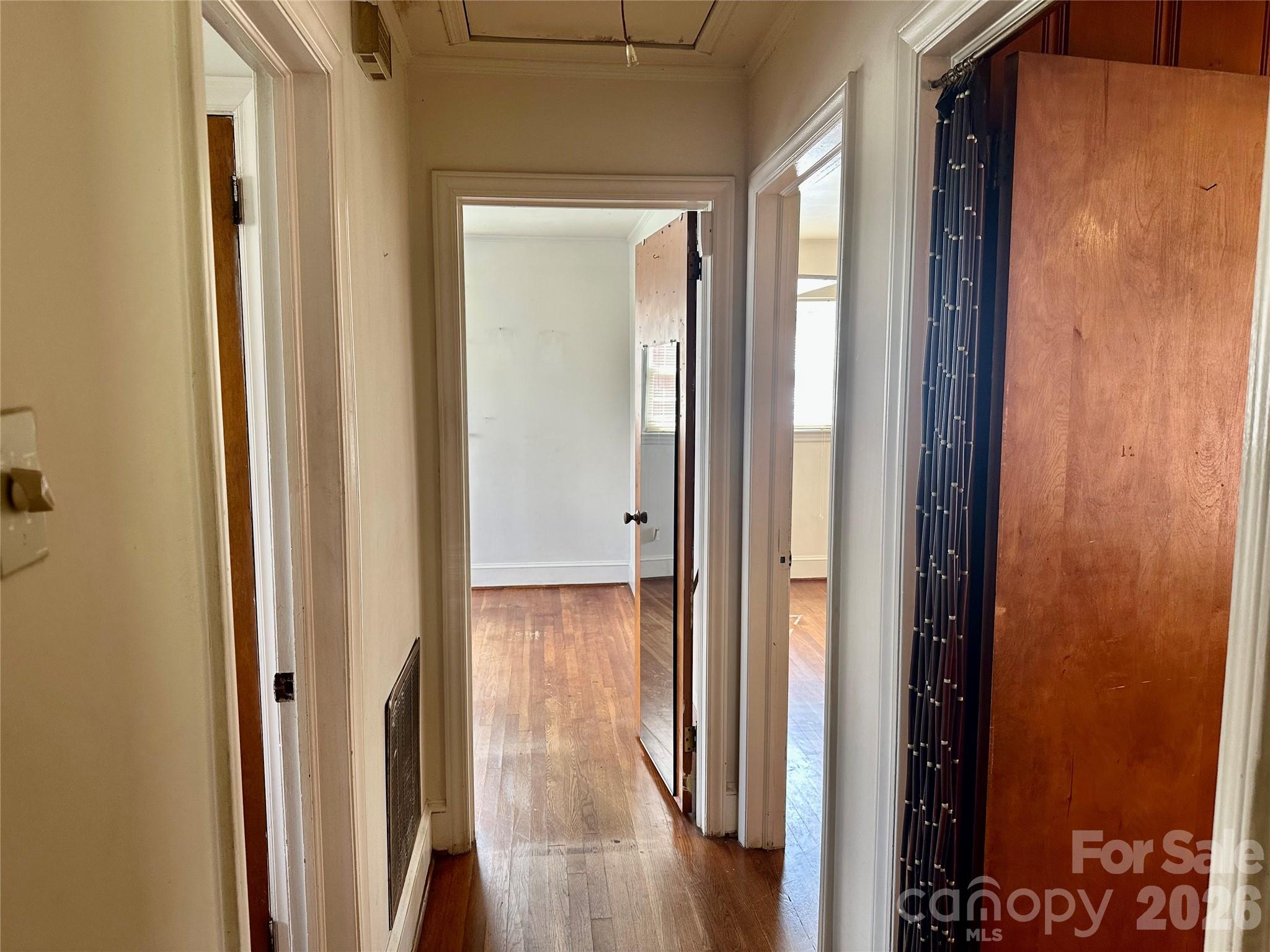 1435 Dean Street Property Photo 9