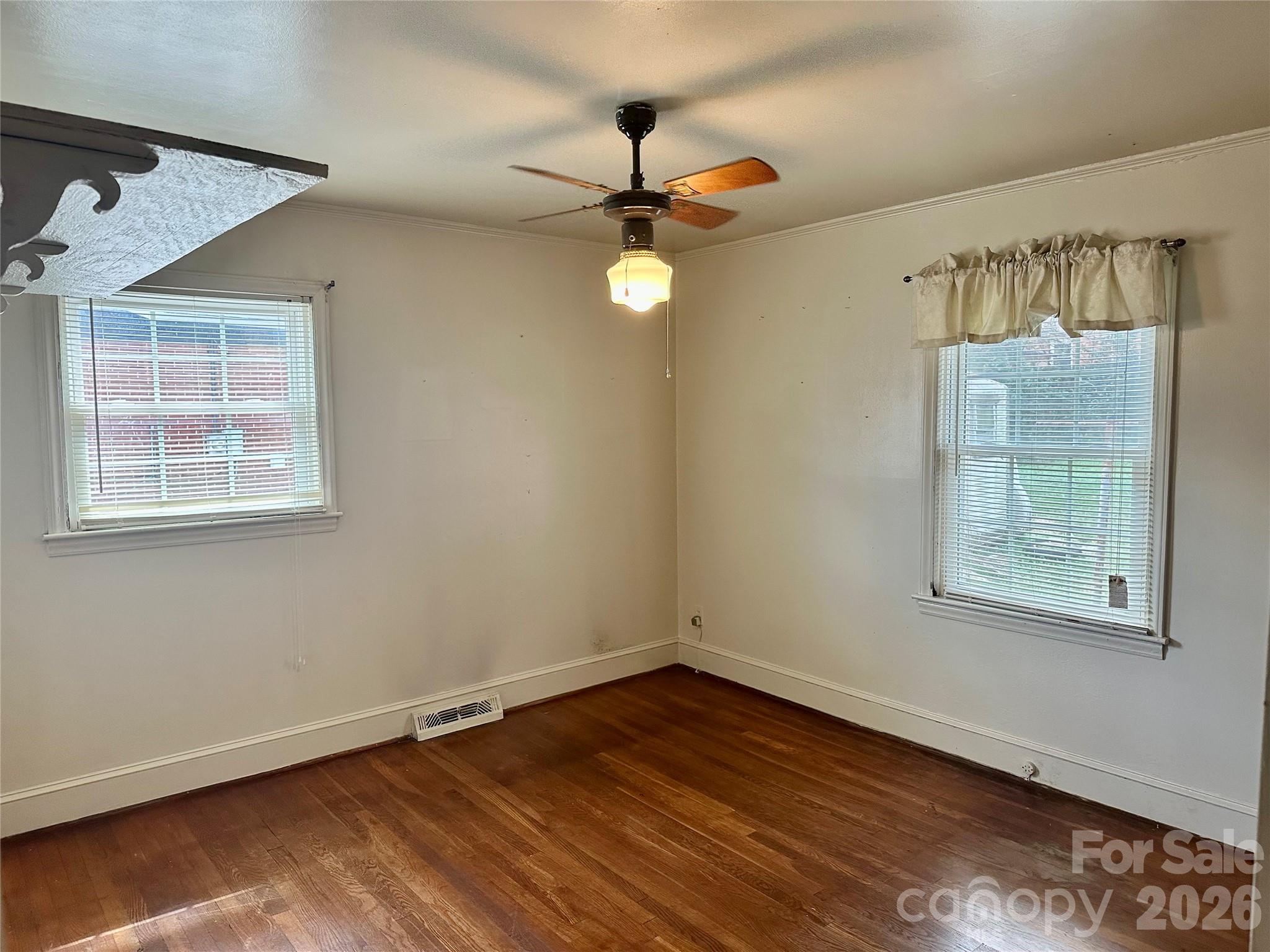 1435 Dean Street Property Photo 11