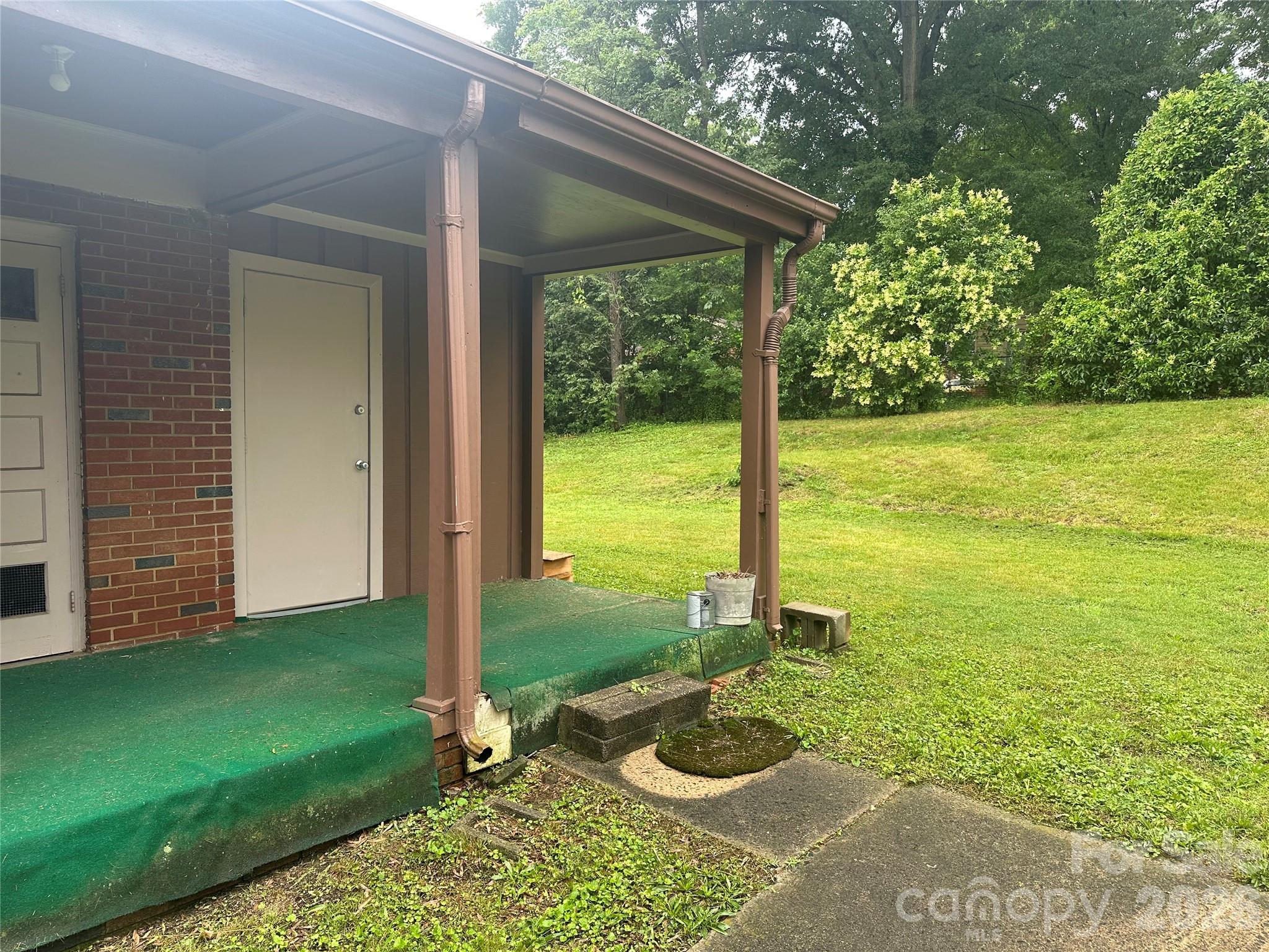 1435 Dean Street Property Photo 15