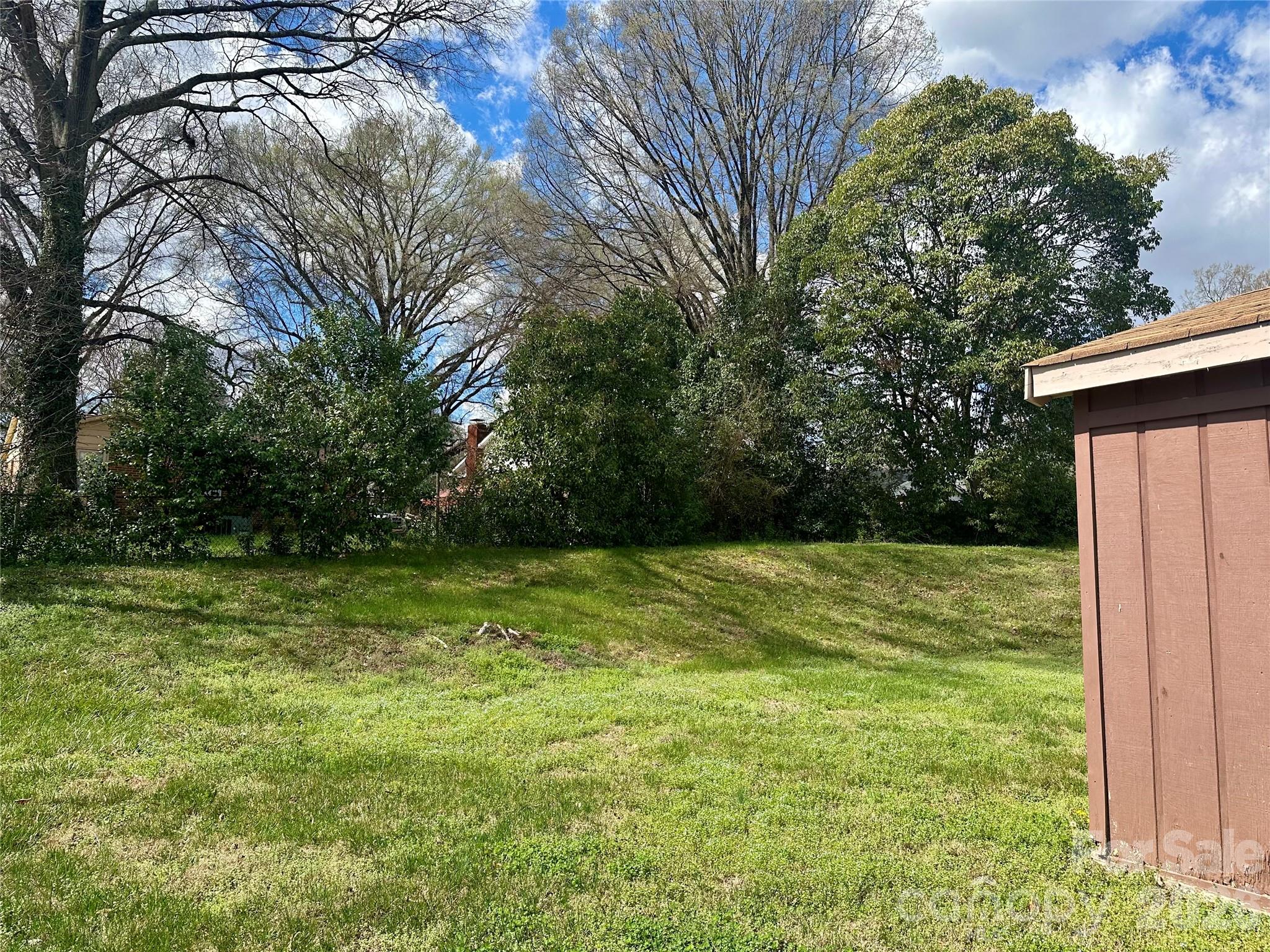 1435 Dean Street Property Photo 16