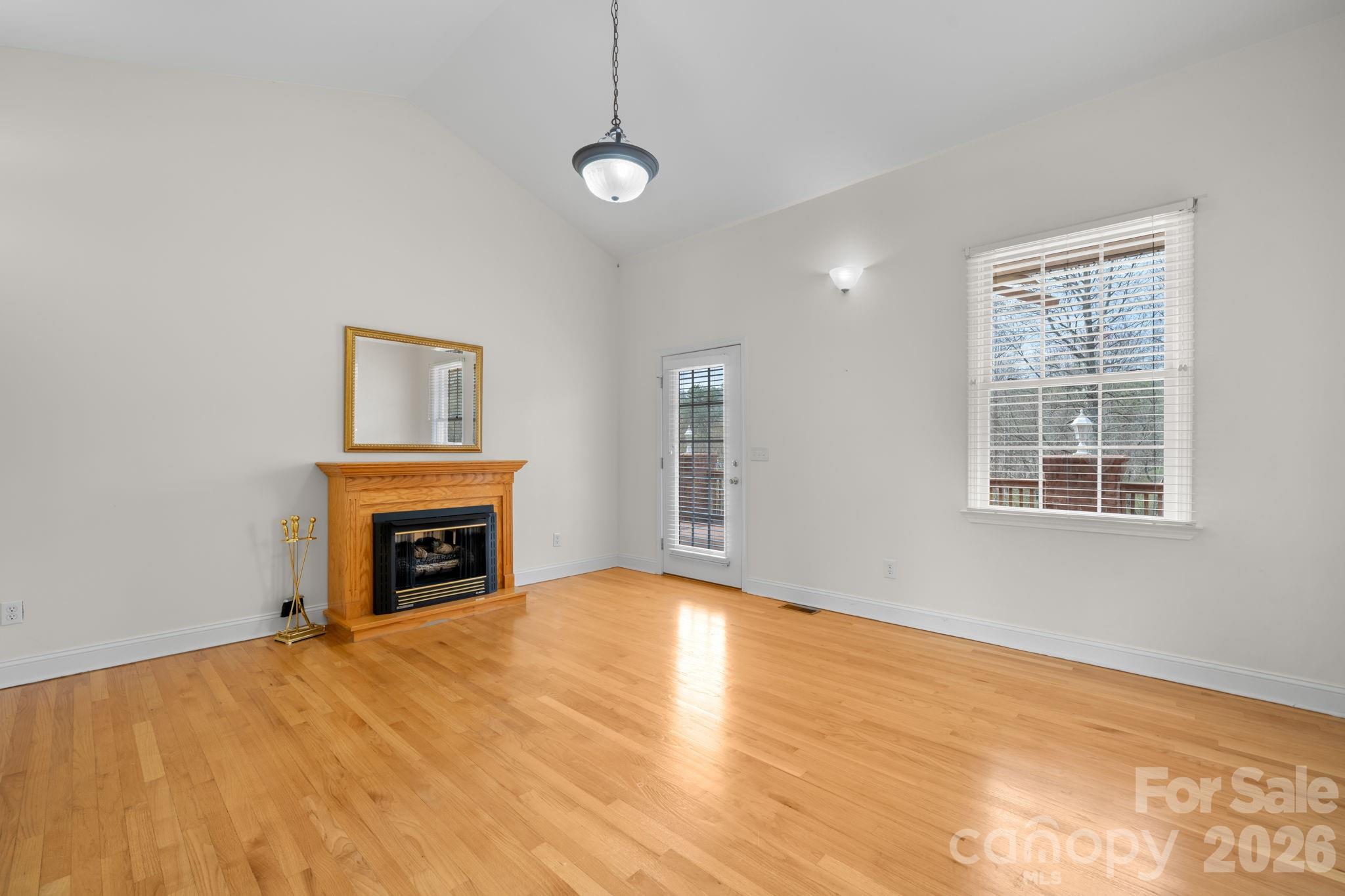 215 Browning Drive Property Photo 4