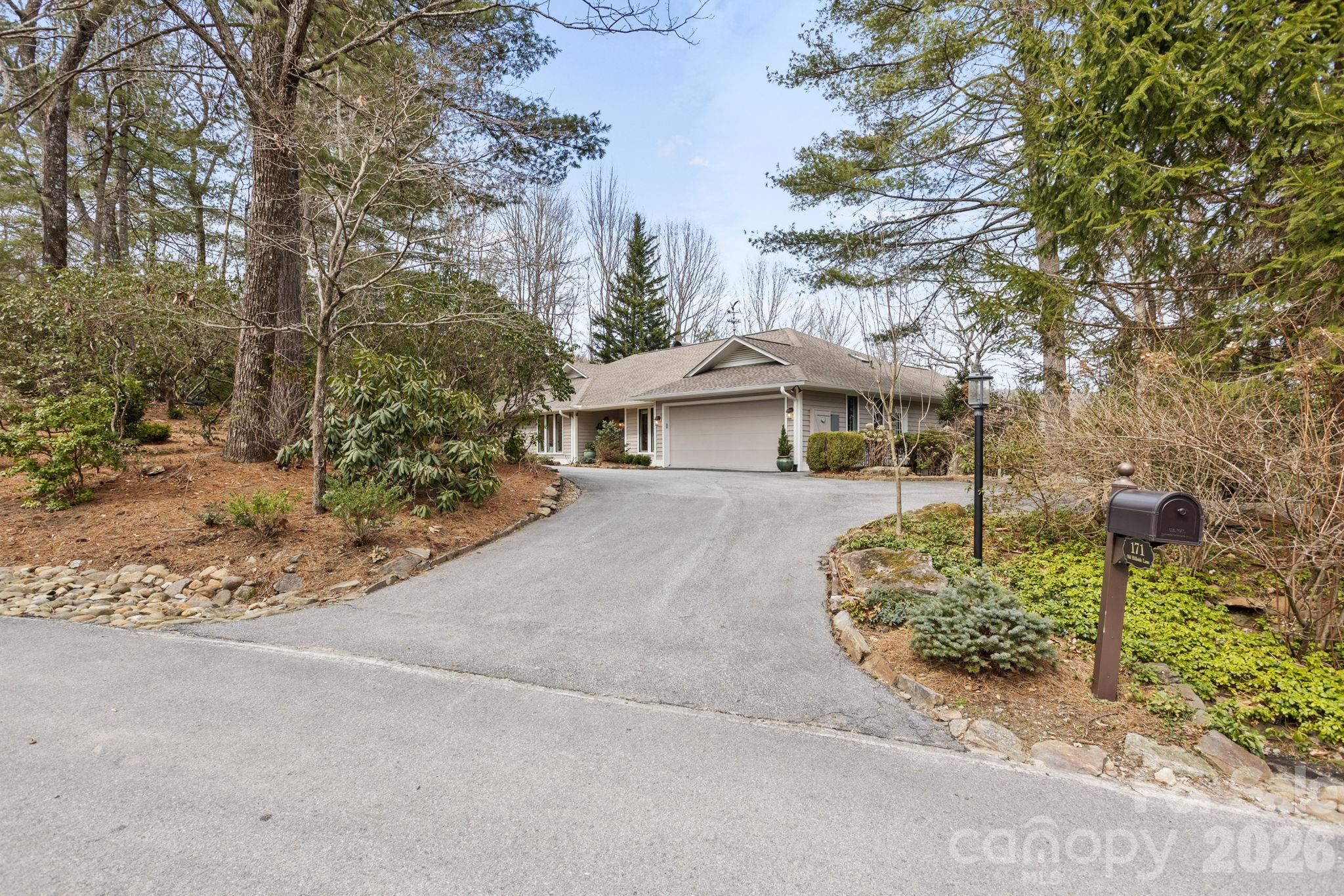 171 Old Hillside Lane Property Photo 5