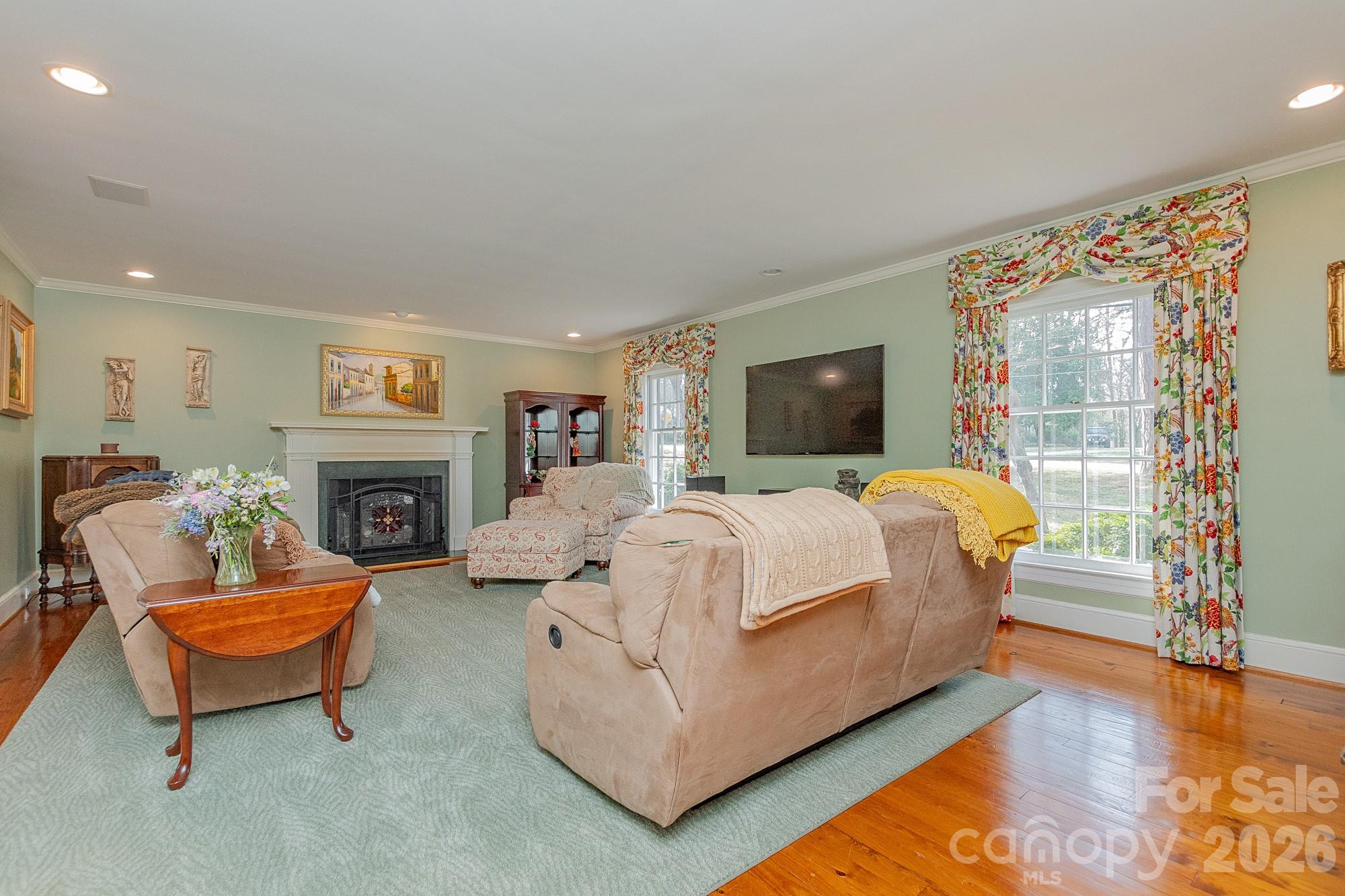 403 Weaver Drive Property Photo 5