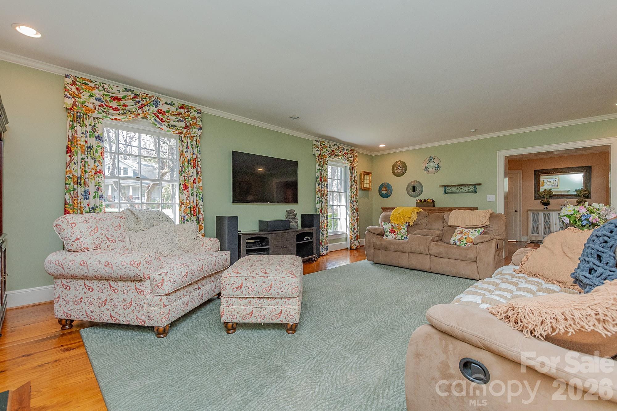 403 Weaver Drive Property Photo 6