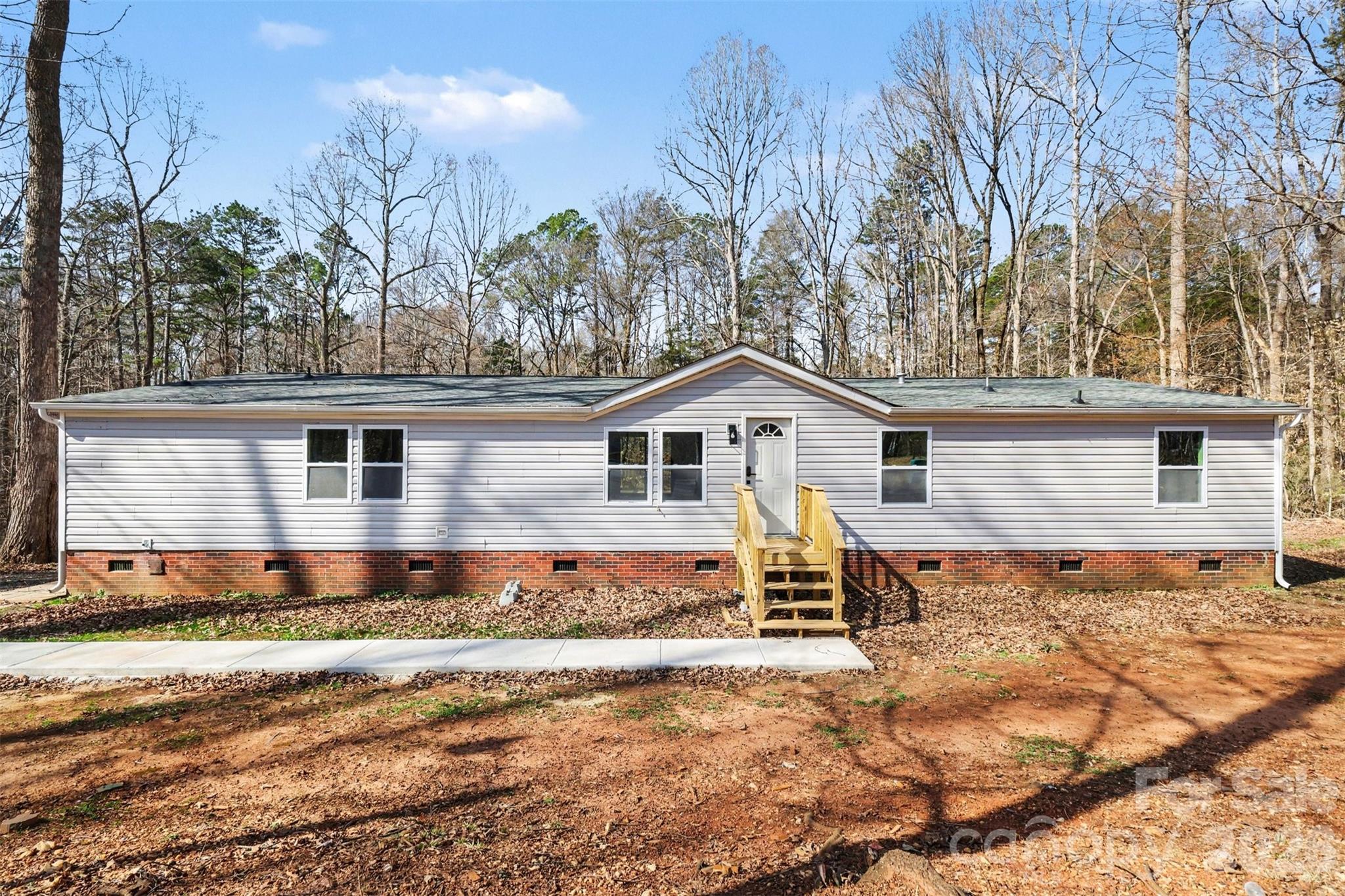 5050 Park Creek Drive Property Photo 1