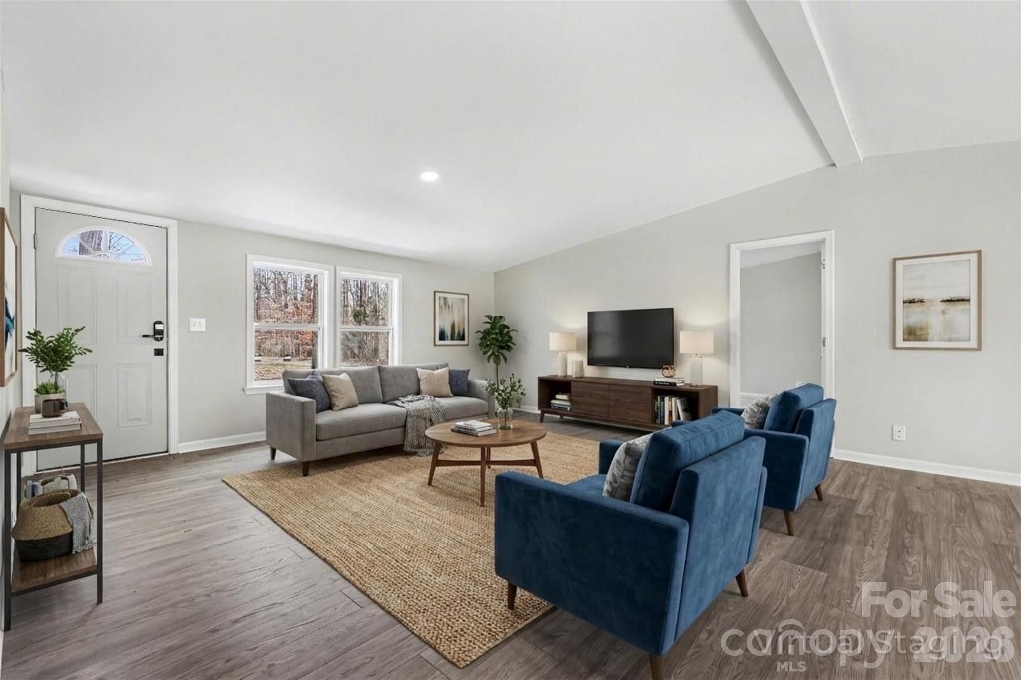 5050 Park Creek Drive Property Photo 4