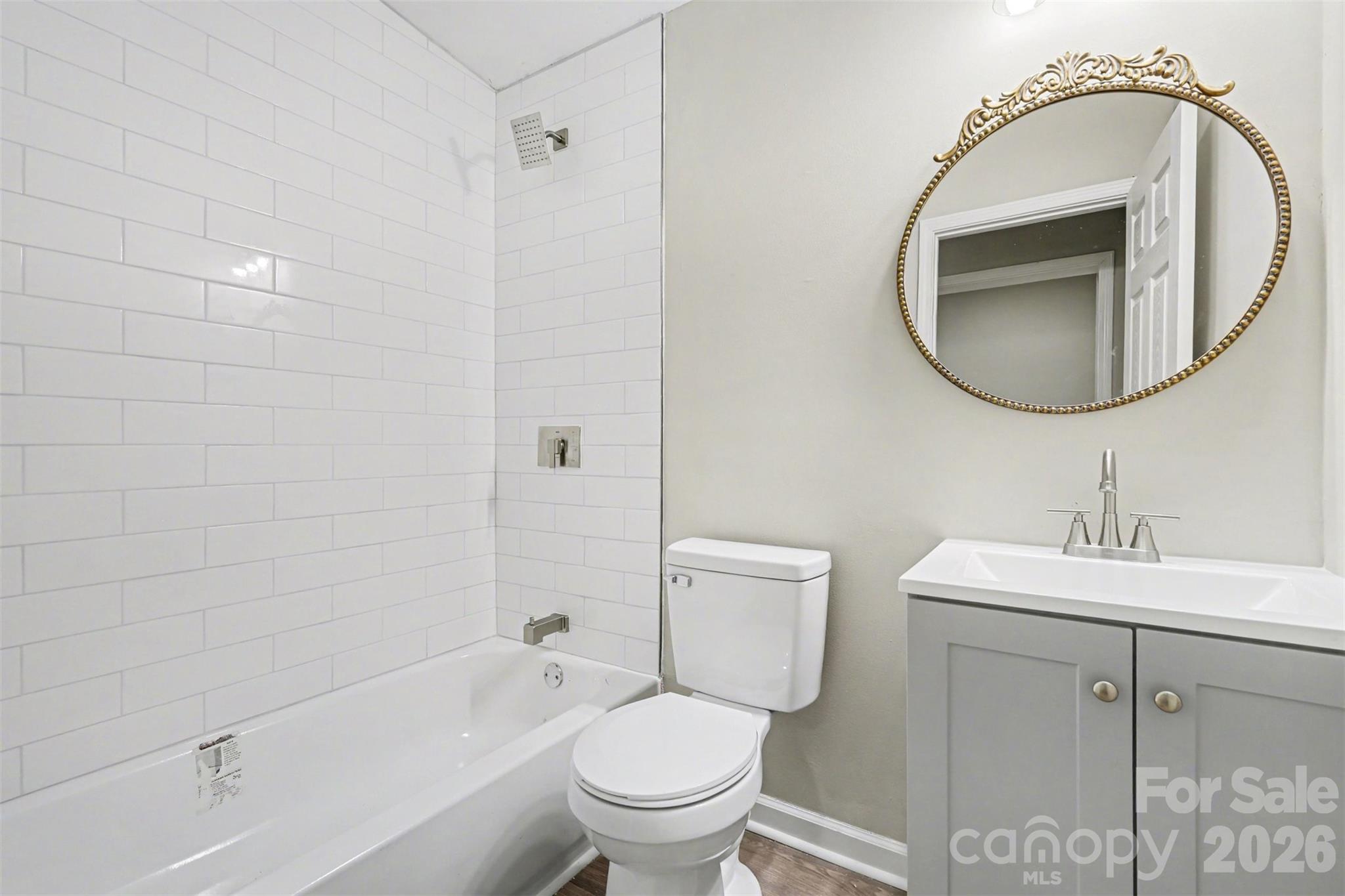 5050 Park Creek Drive Property Photo 17
