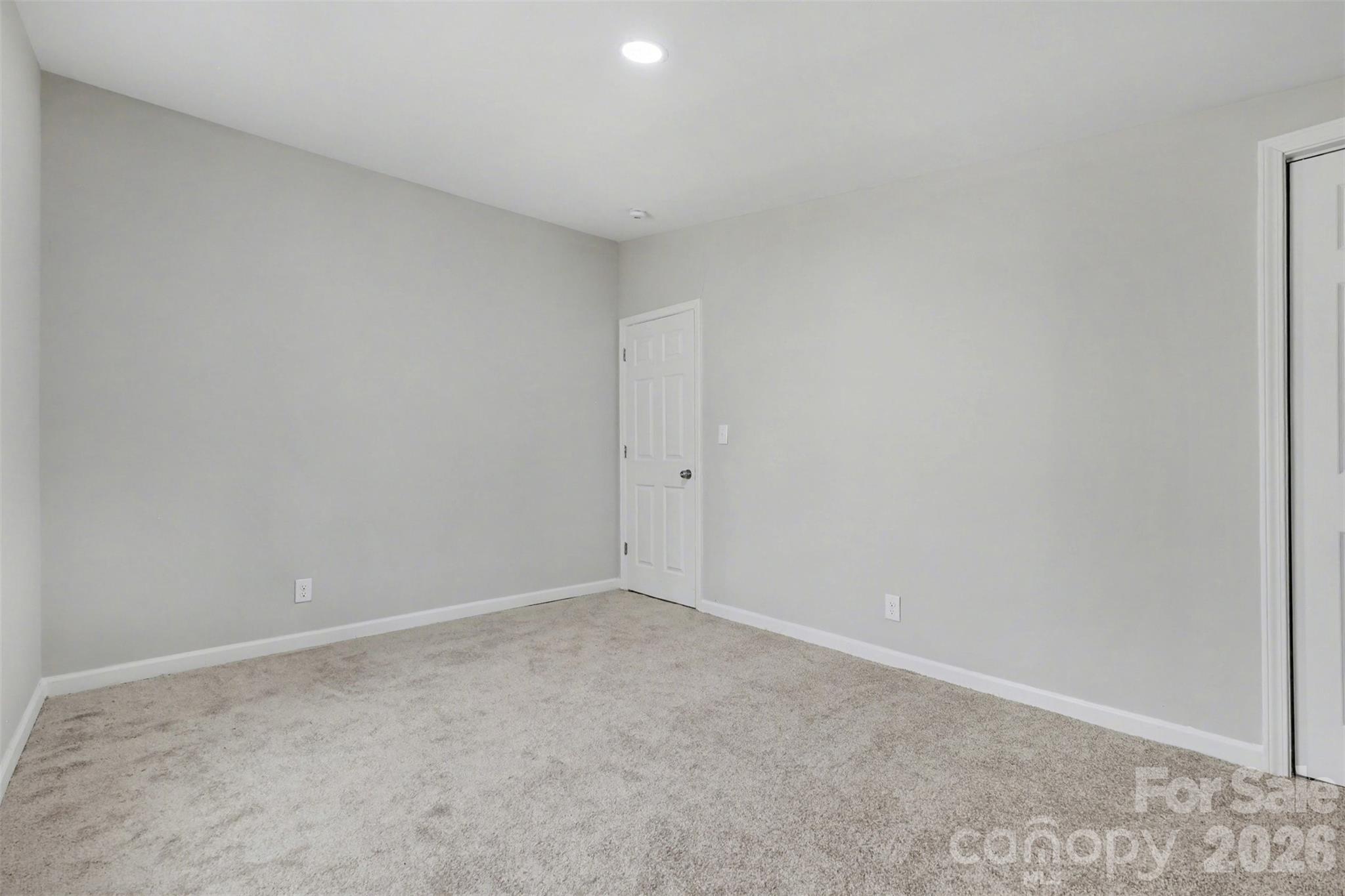 5050 Park Creek Drive Property Photo 19