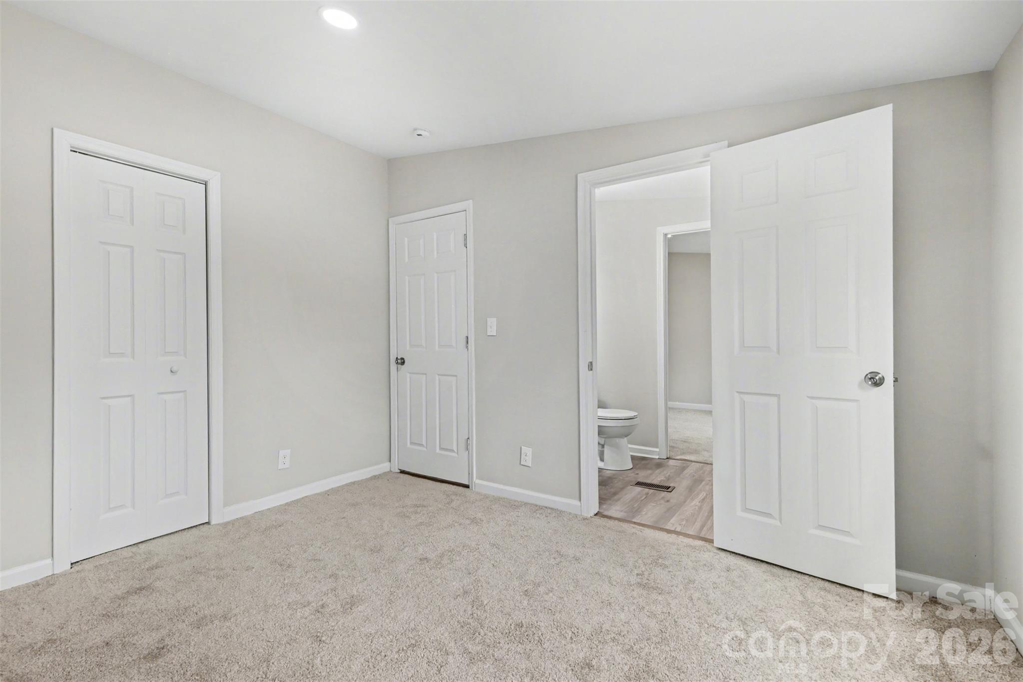 5050 Park Creek Drive Property Photo 21