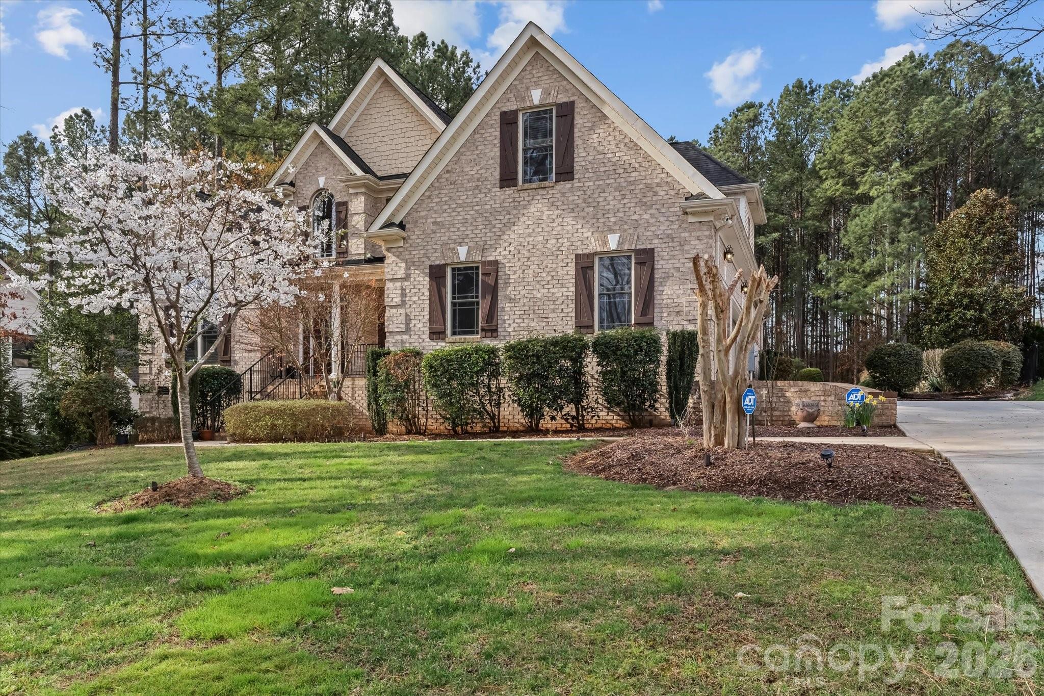 170 Kenway Loop Property Photo 1