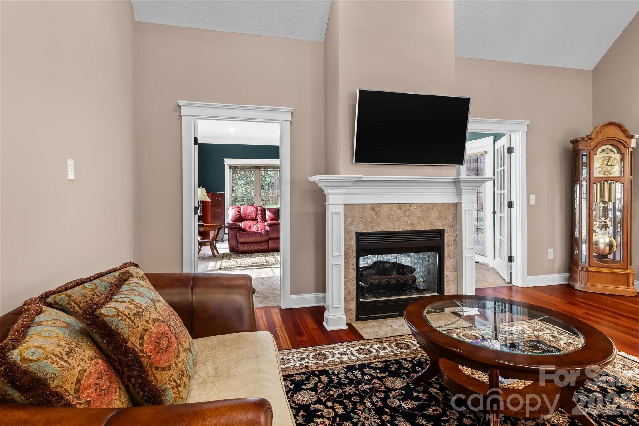 170 Kenway Loop Property Photo 7