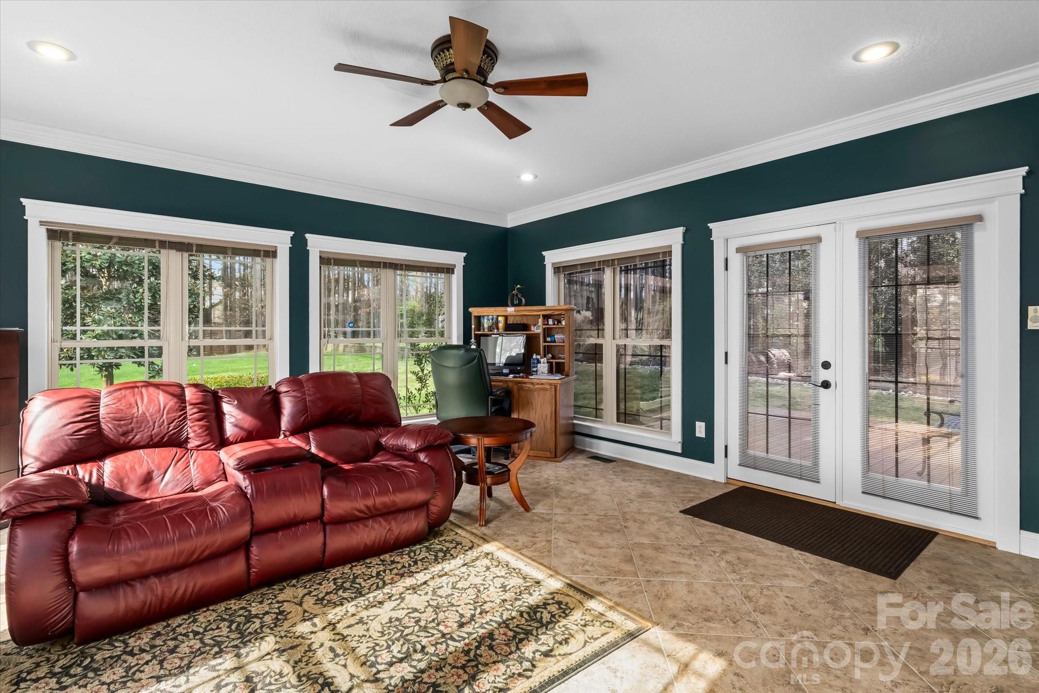 170 Kenway Loop Property Photo 12