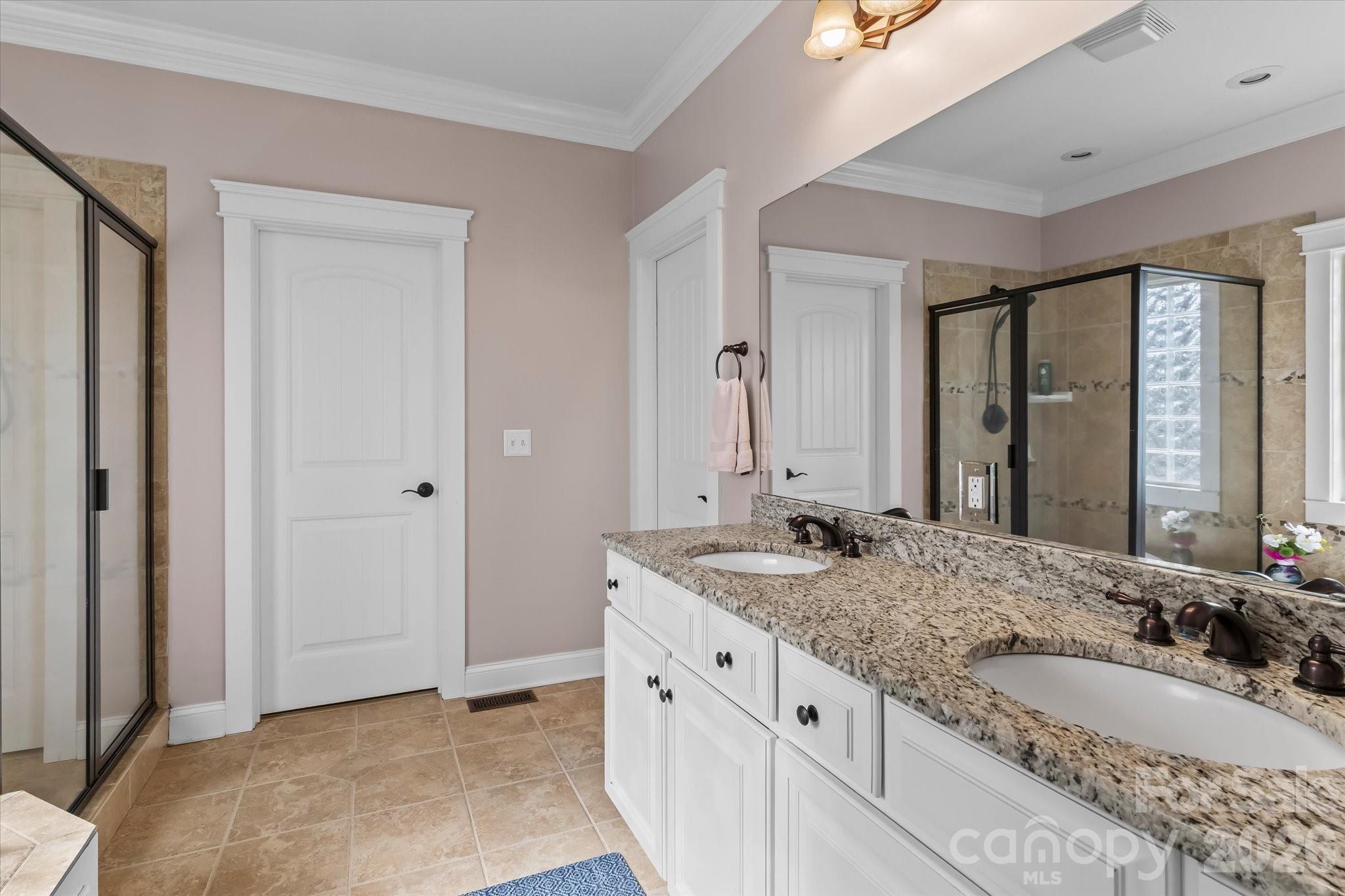 170 Kenway Loop Property Photo 21