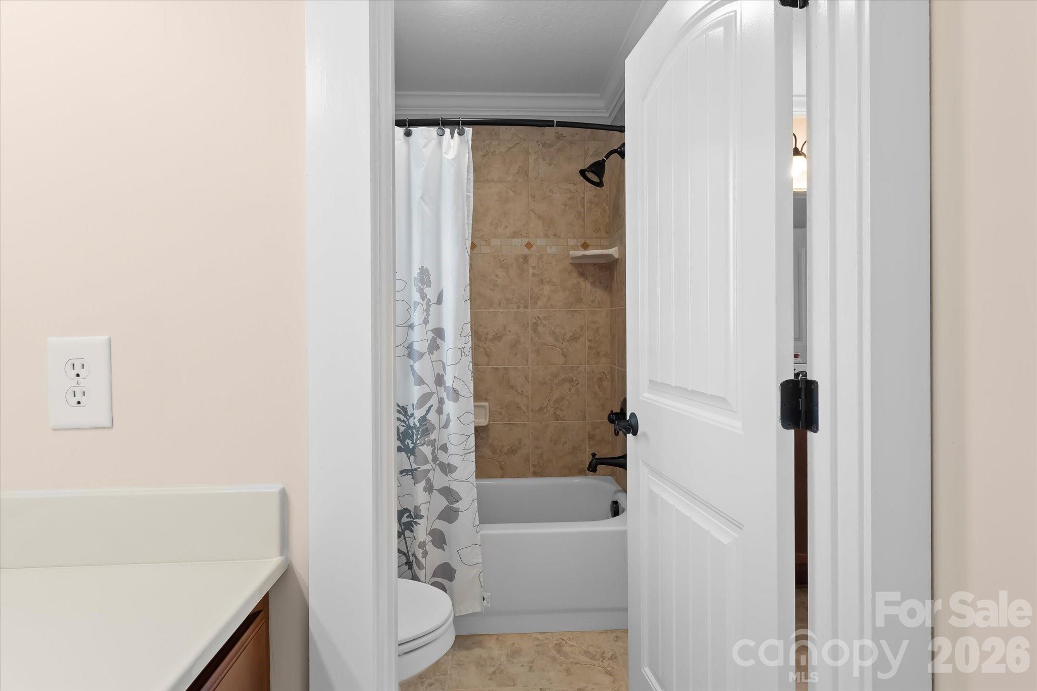 170 Kenway Loop Property Photo 31