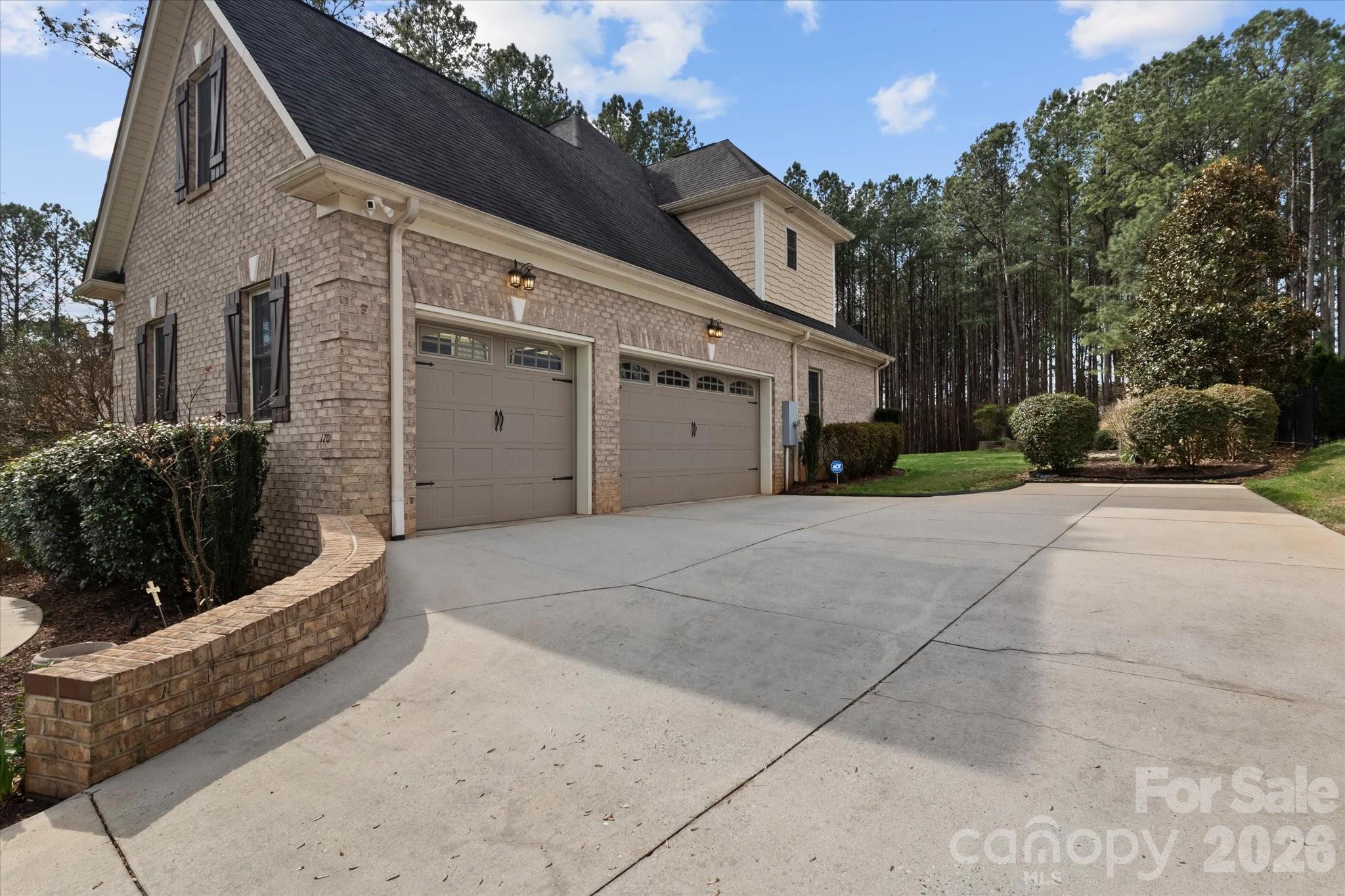 170 Kenway Loop Property Photo 37