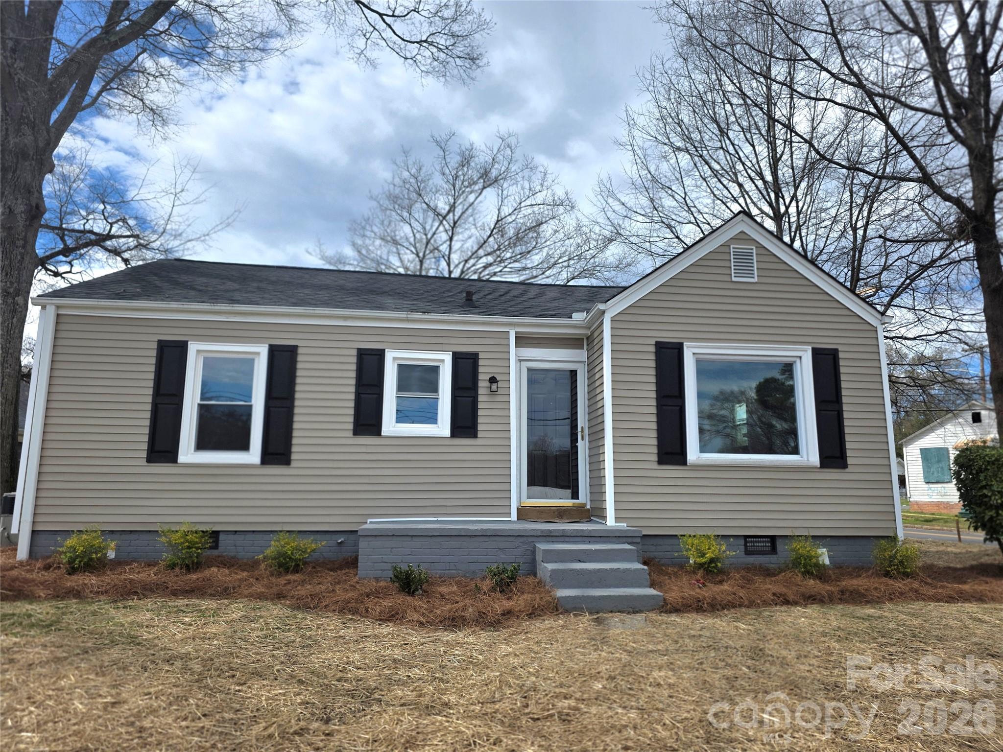 601 Linwood Road Property Photo 1