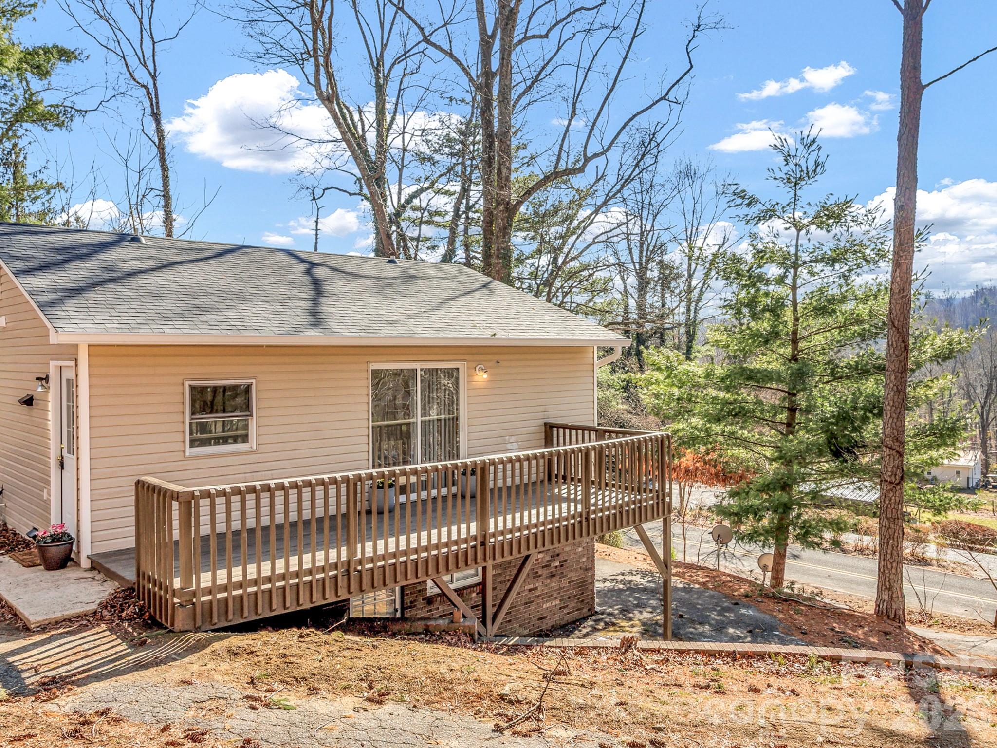 114 Elden Street Property Photo 1