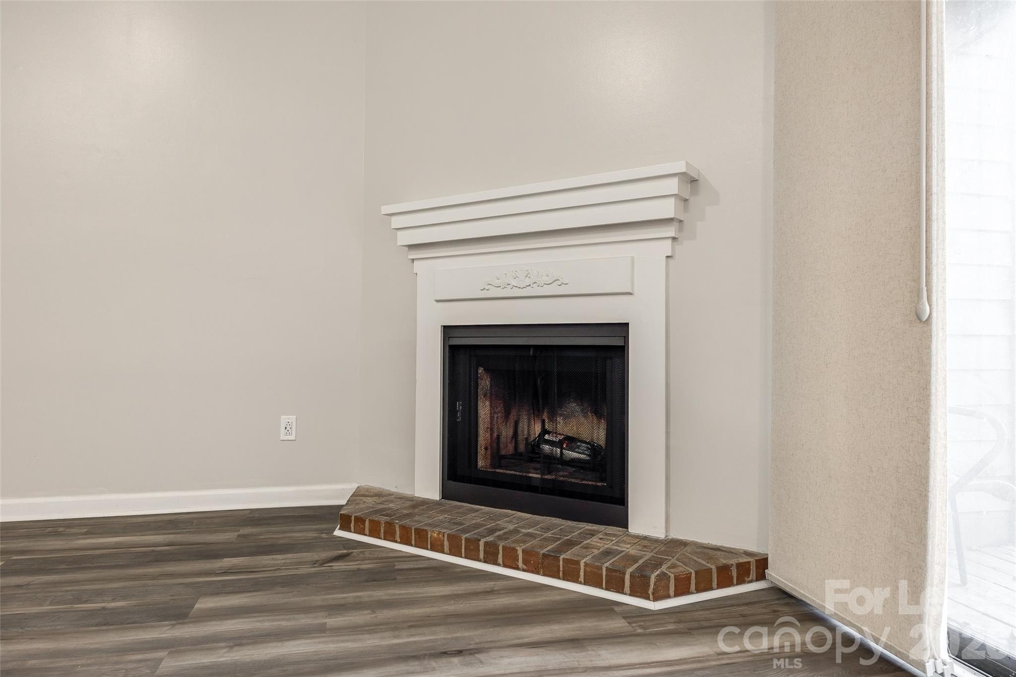 4158 Charlotte Highway F Property Photo 9