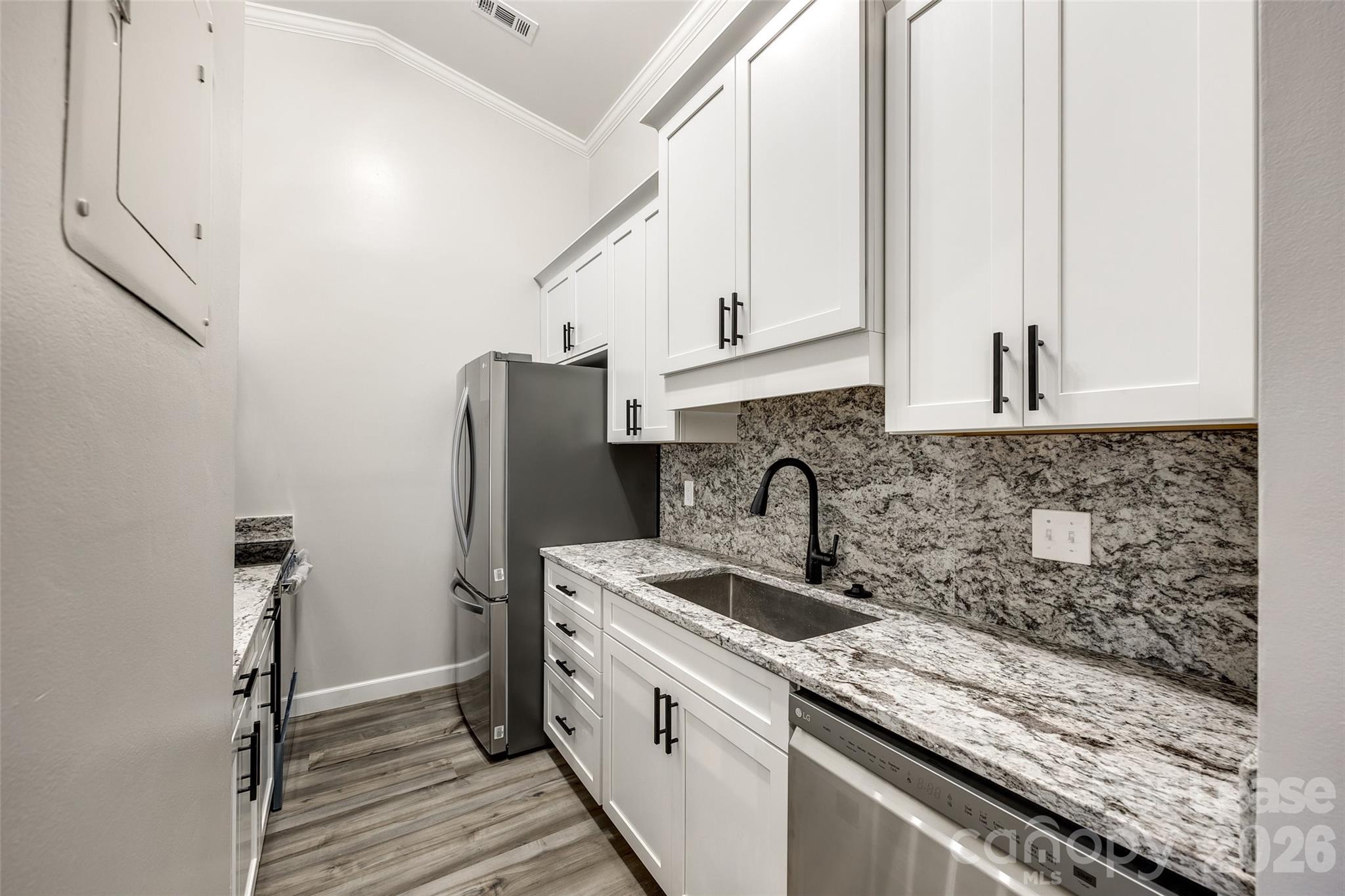4158 Charlotte Highway F Property Photo 10