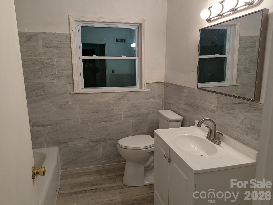 1713 Browns Avenue Property Photo 18