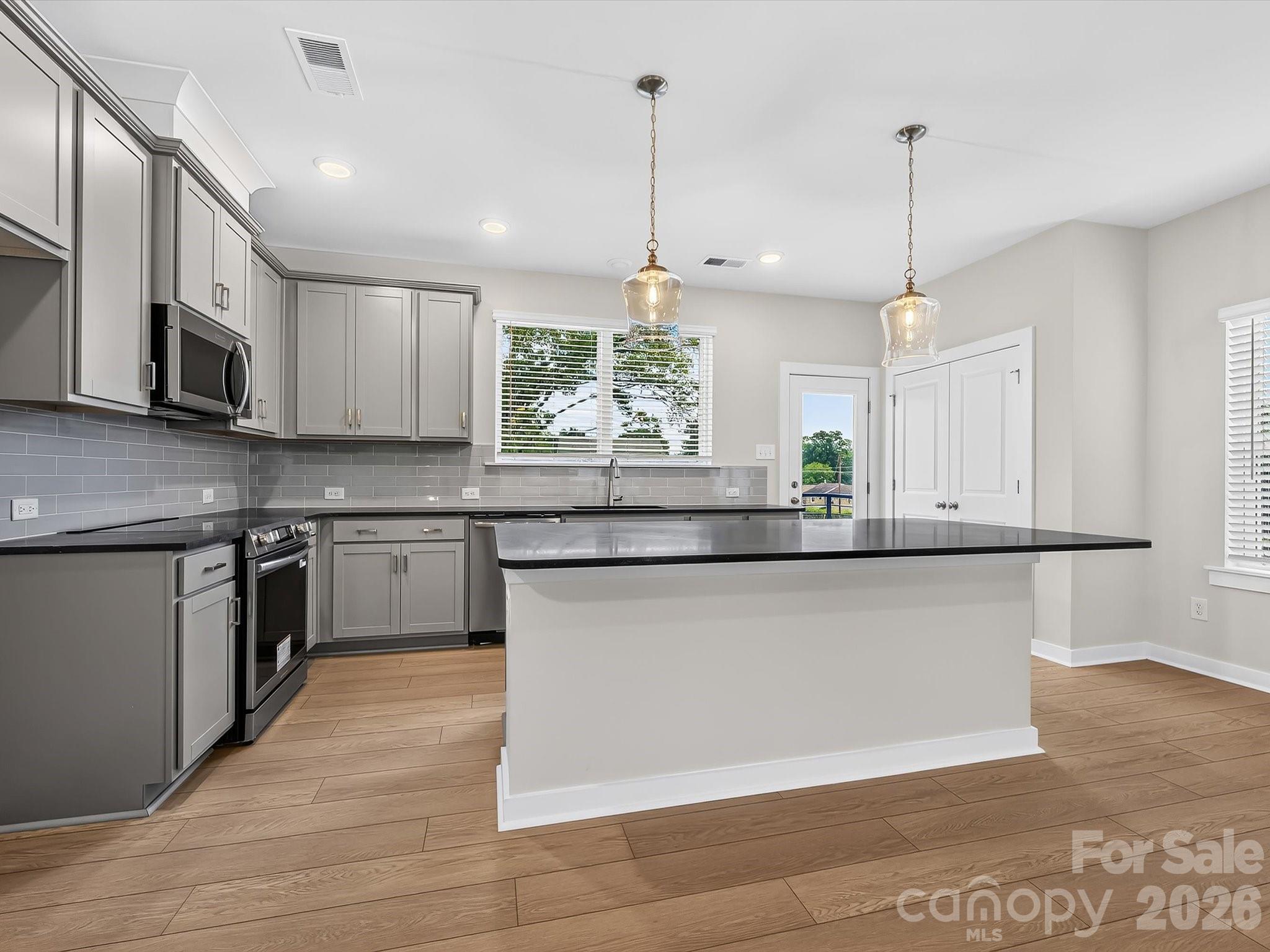 1144 Bismuth Lane Property Photo 4