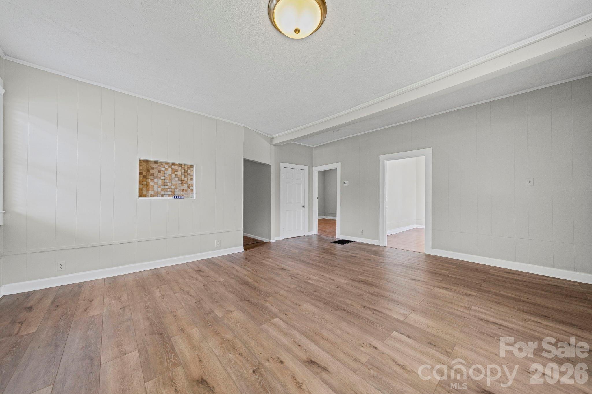 1866 Hilltop Circle Property Photo 2