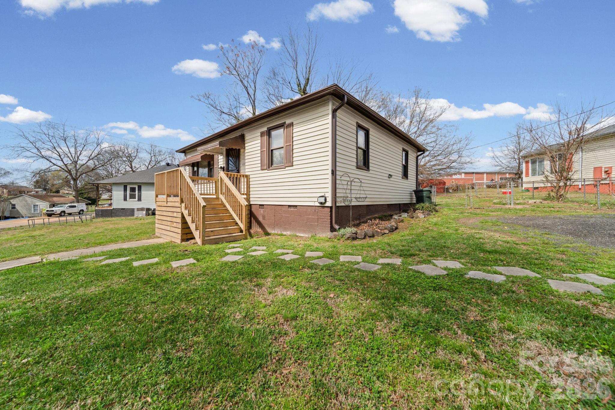 1866 Hilltop Circle Property Photo 14