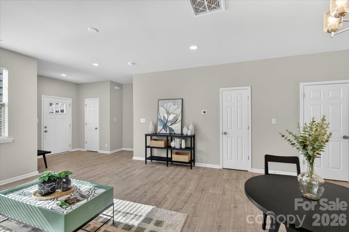 344 Lincoln Street B Property Photo 8