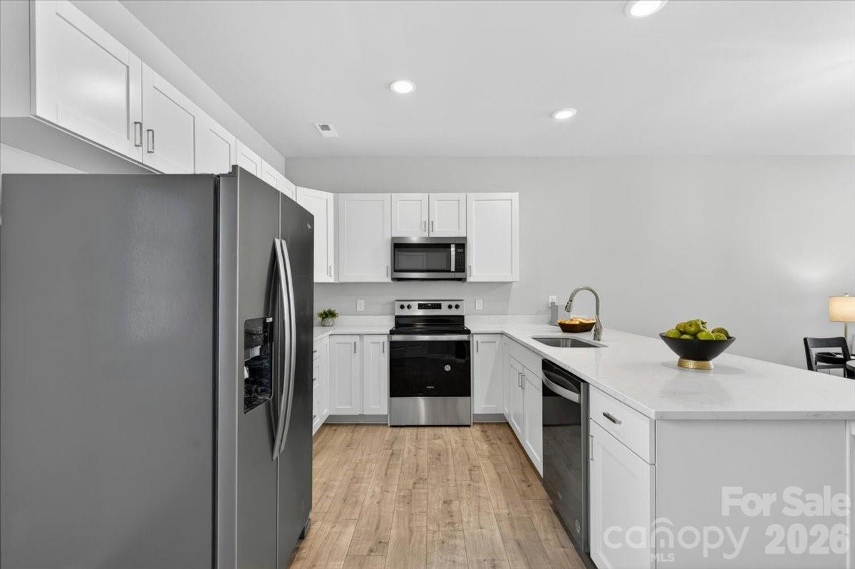 344 Lincoln Street B Property Photo 13
