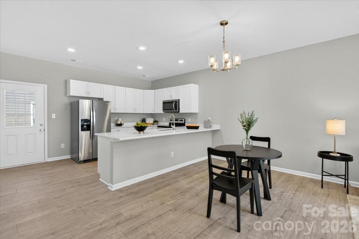 344 Lincoln Street B Property Photo 14