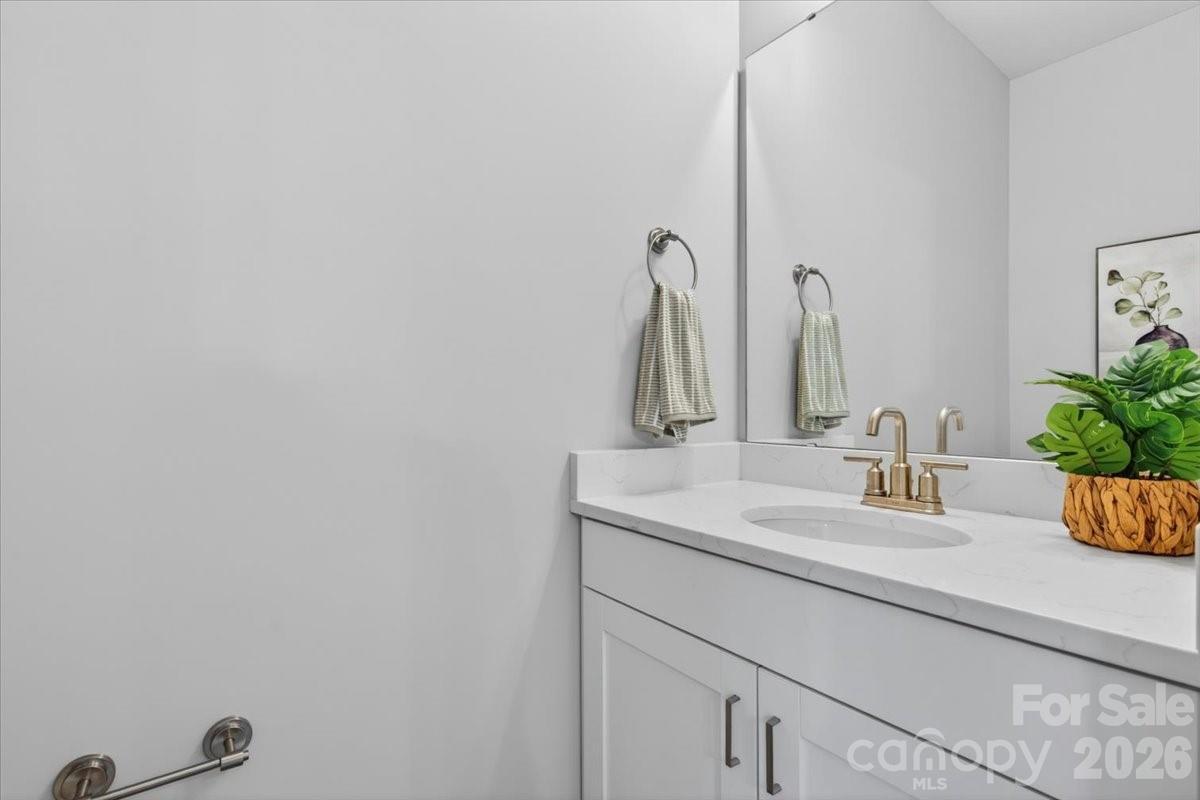 344 Lincoln Street D Property Photo 15