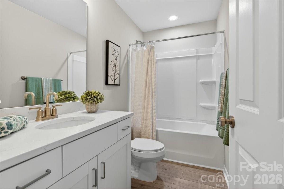 344 Lincoln Street D Property Photo 16